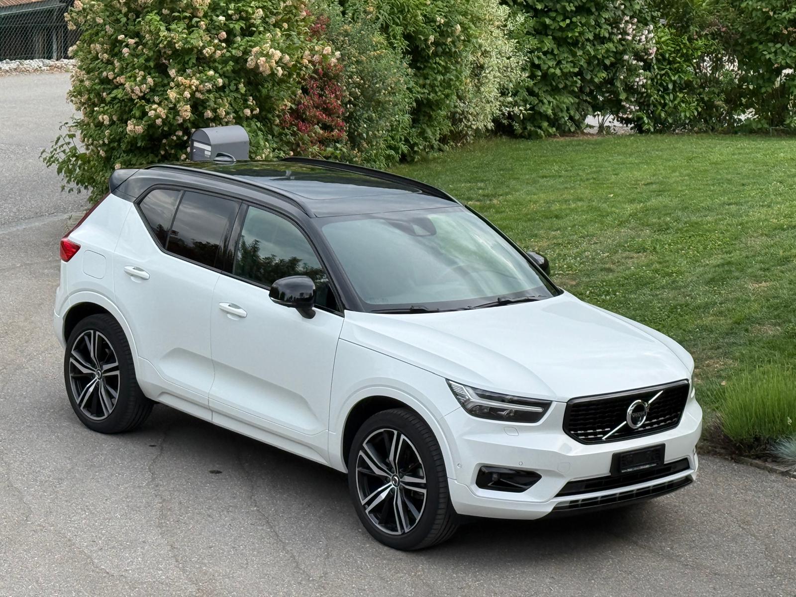 VOLVO XC40 D4 AWD R-Design Geartronic-image-1