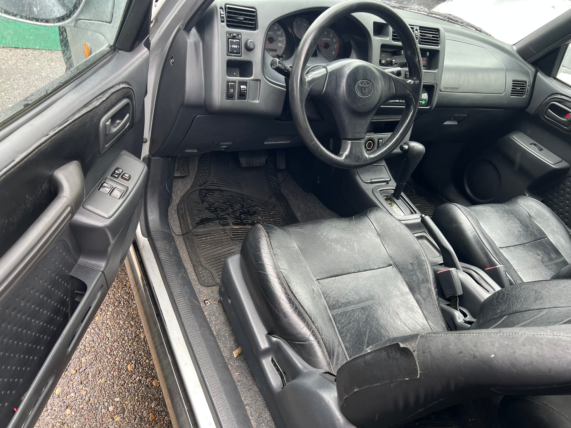 TOYOTA RAV-4 GX Cabrio-image-15