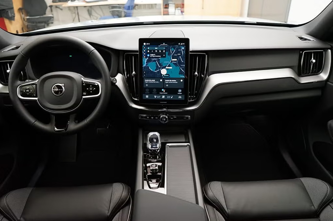 VOLVO XC60 T6 eAWD PluginHybrid Plus Dark Geartronic-image-4
