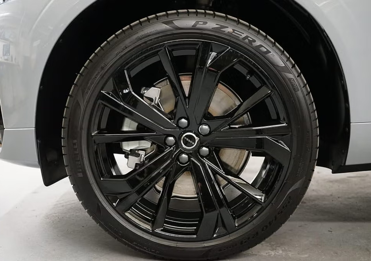 VOLVO XC60 T6 eAWD PluginHybrid Plus Dark Geartronic-image-16