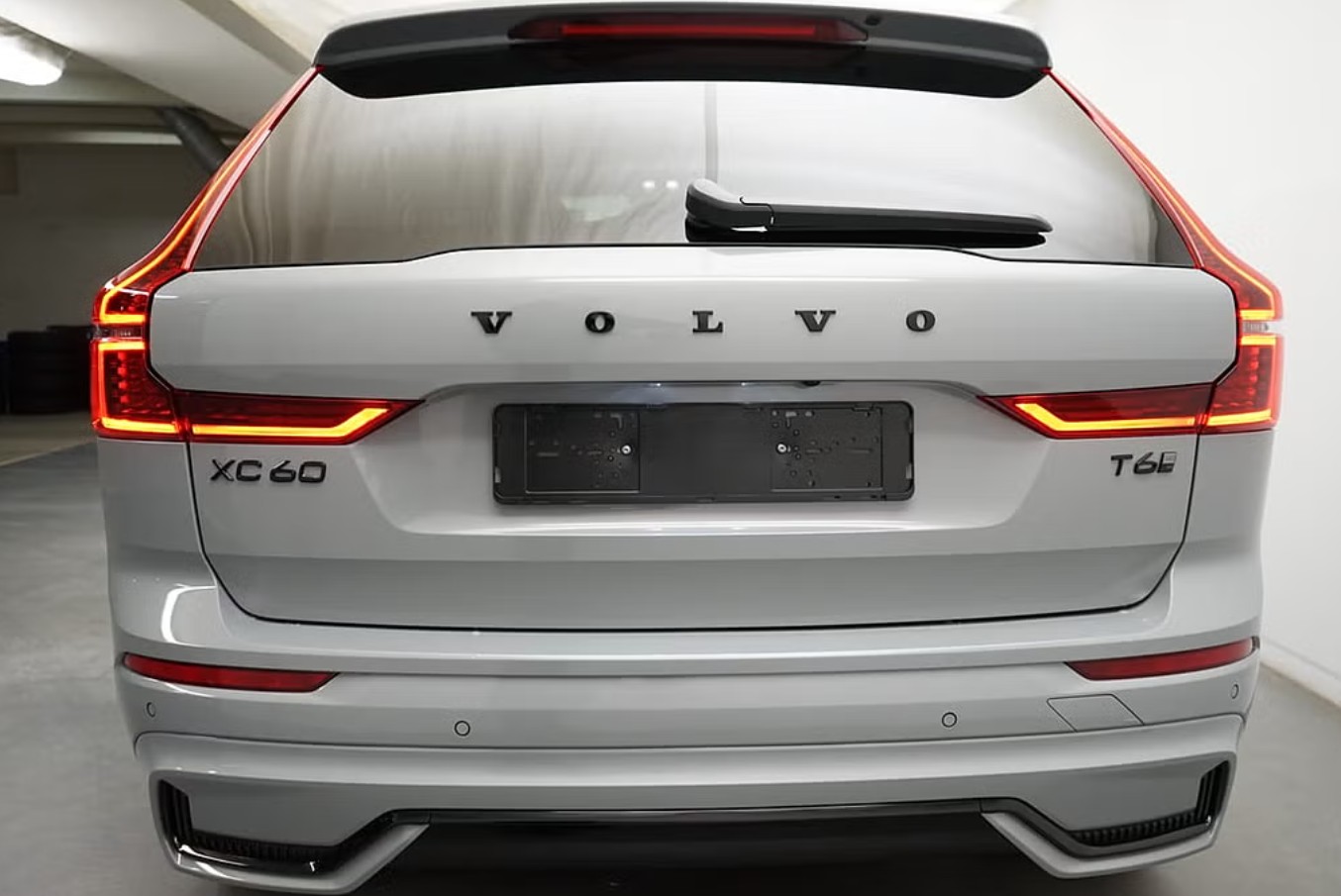 VOLVO XC60 T6 eAWD PluginHybrid Plus Dark Geartronic-image-13