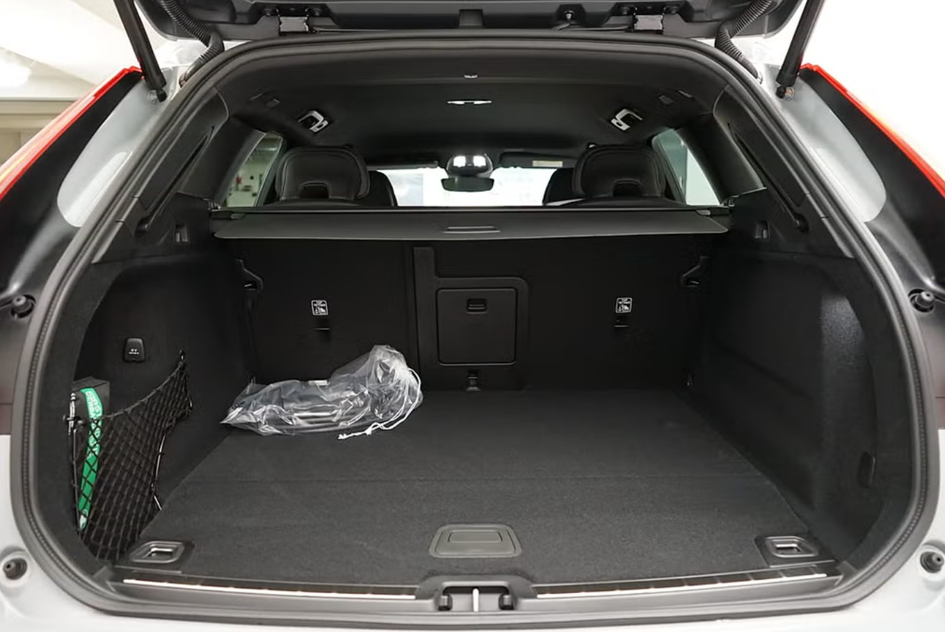 VOLVO XC60 T6 eAWD PluginHybrid Plus Dark Geartronic-image-6