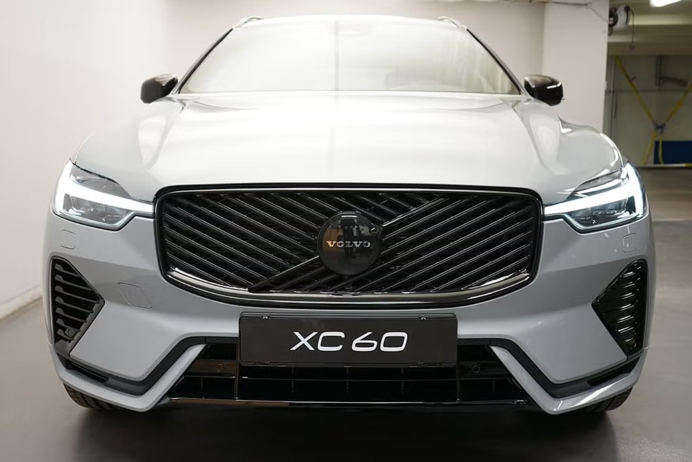 VOLVO XC60 T6 eAWD PluginHybrid Plus Dark Geartronic-image-14
