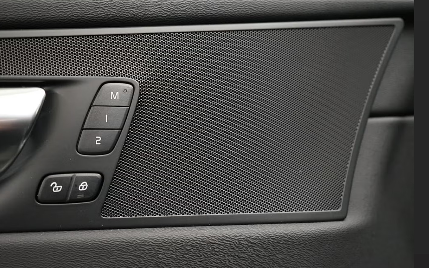 VOLVO XC60 T6 eAWD PluginHybrid Plus Dark Geartronic-image-8