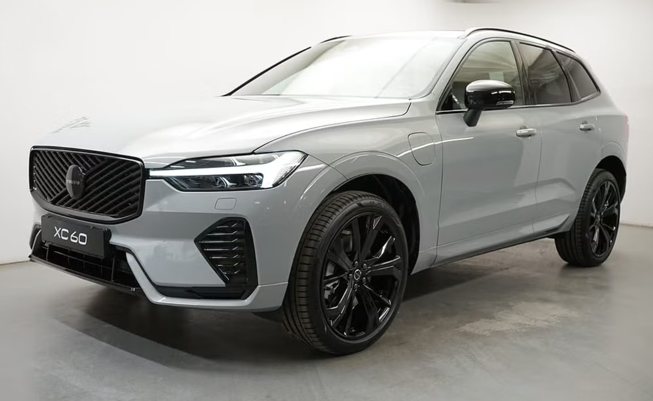VOLVO XC60 T6 eAWD PluginHybrid Plus Dark Geartronic-image-0