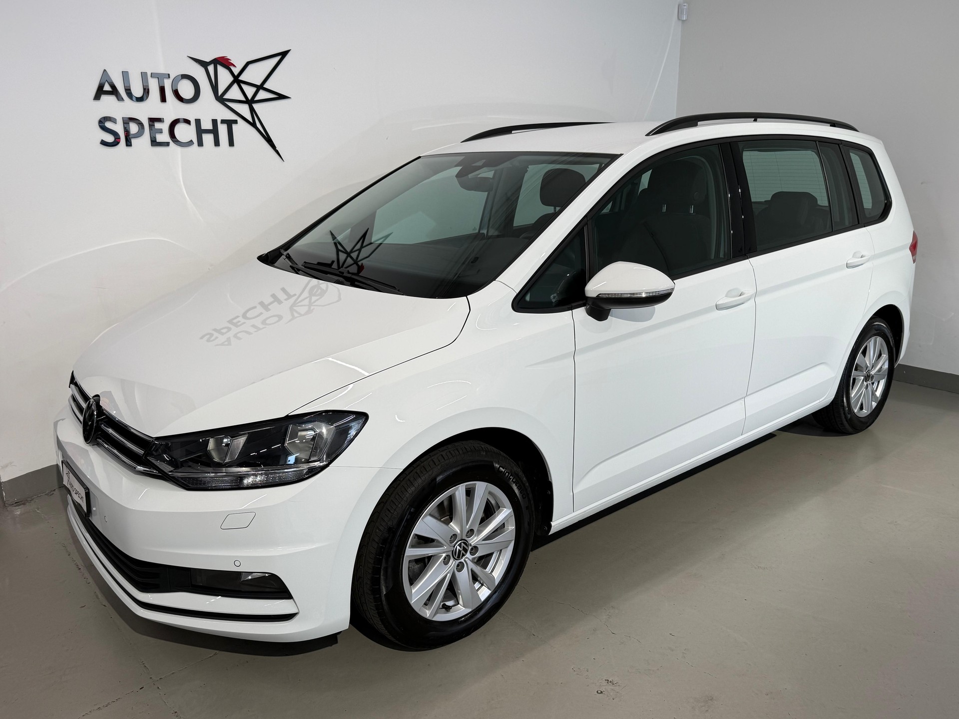 VW Touran 2.0 TDI BlueMotion Technology Comfortline DSG-image-1