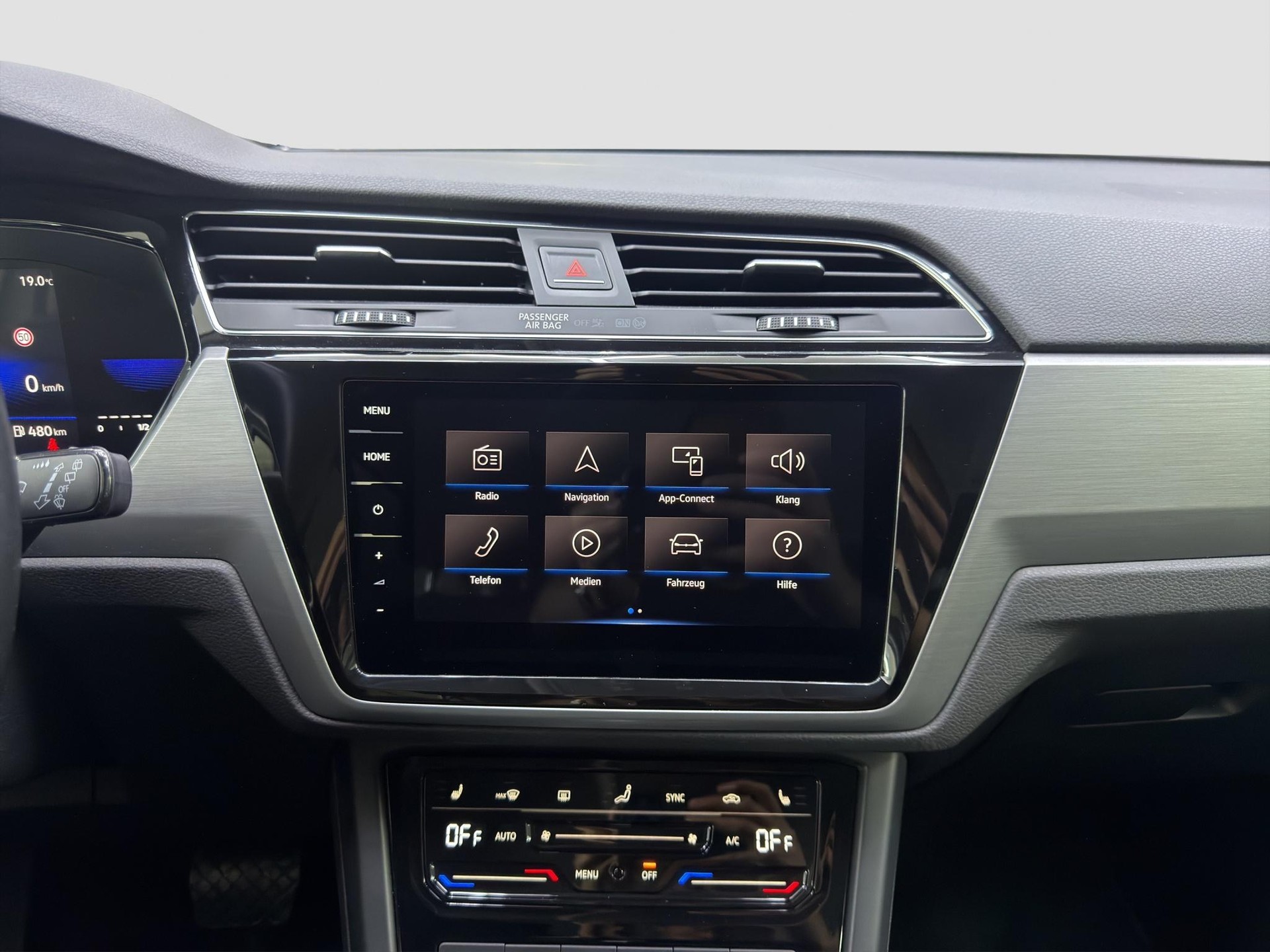 VW Touran 2.0 TDI BlueMotion Technology Comfortline DSG-image-16