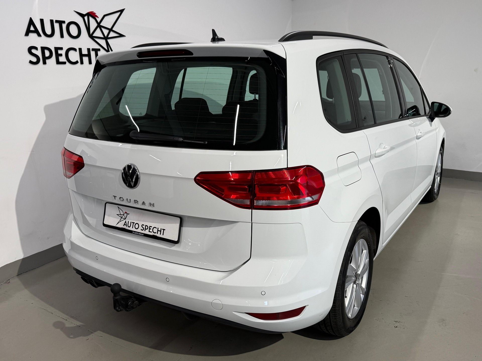 VW Touran 2.0 TDI BlueMotion Technology Comfortline DSG-image-4
