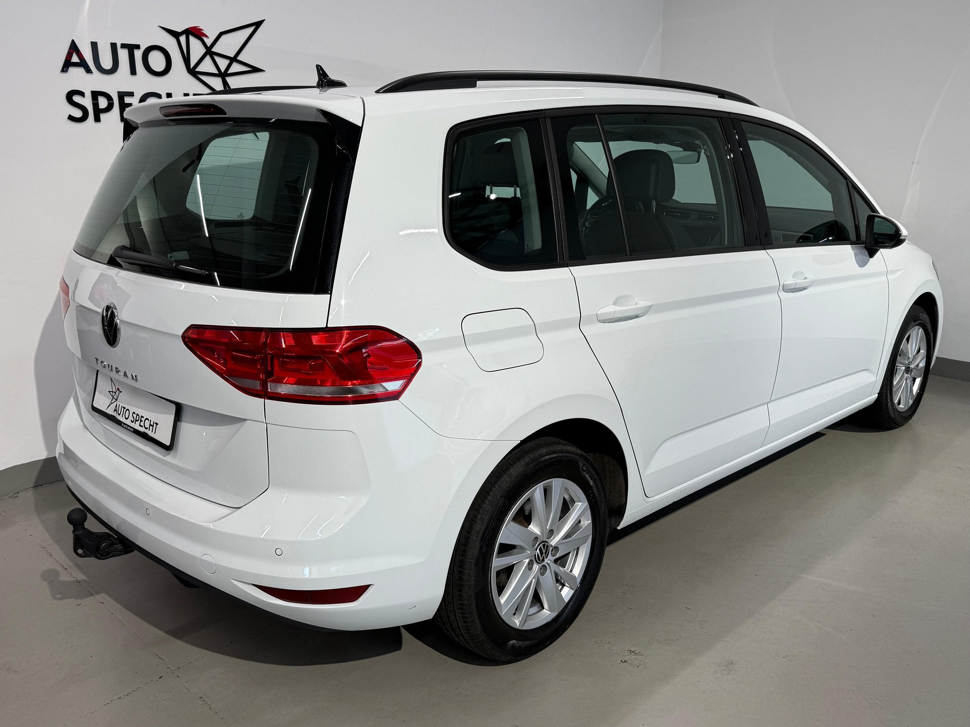 VW Touran 2.0 TDI BlueMotion Technology Comfortline DSG-image-3