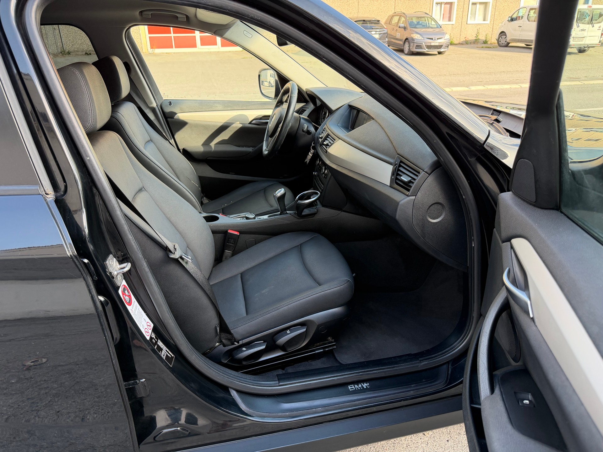 BMW X1 sDrive 18d-image-8