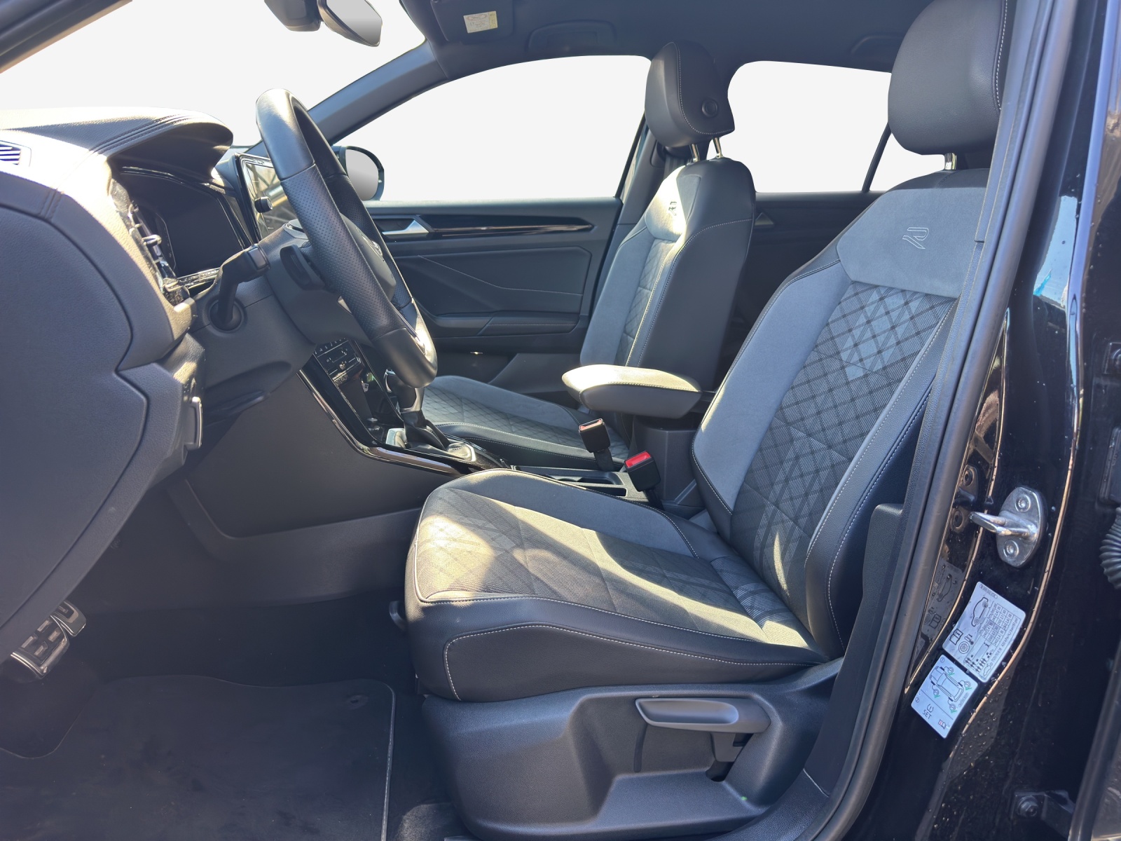 VW T-Roc 1.5 TSI EVO R-Line DSG-image-7