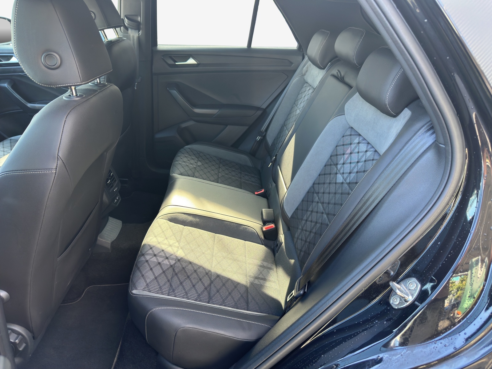 VW T-Roc 1.5 TSI EVO R-Line DSG-image-11