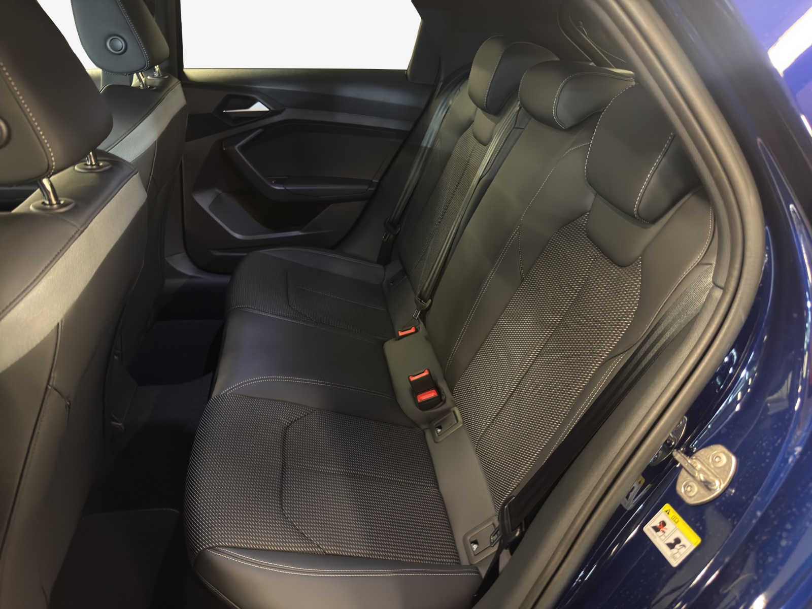 AUDI A1 Sportback 30 TFSI S Line Attraction S-tronic-image-10