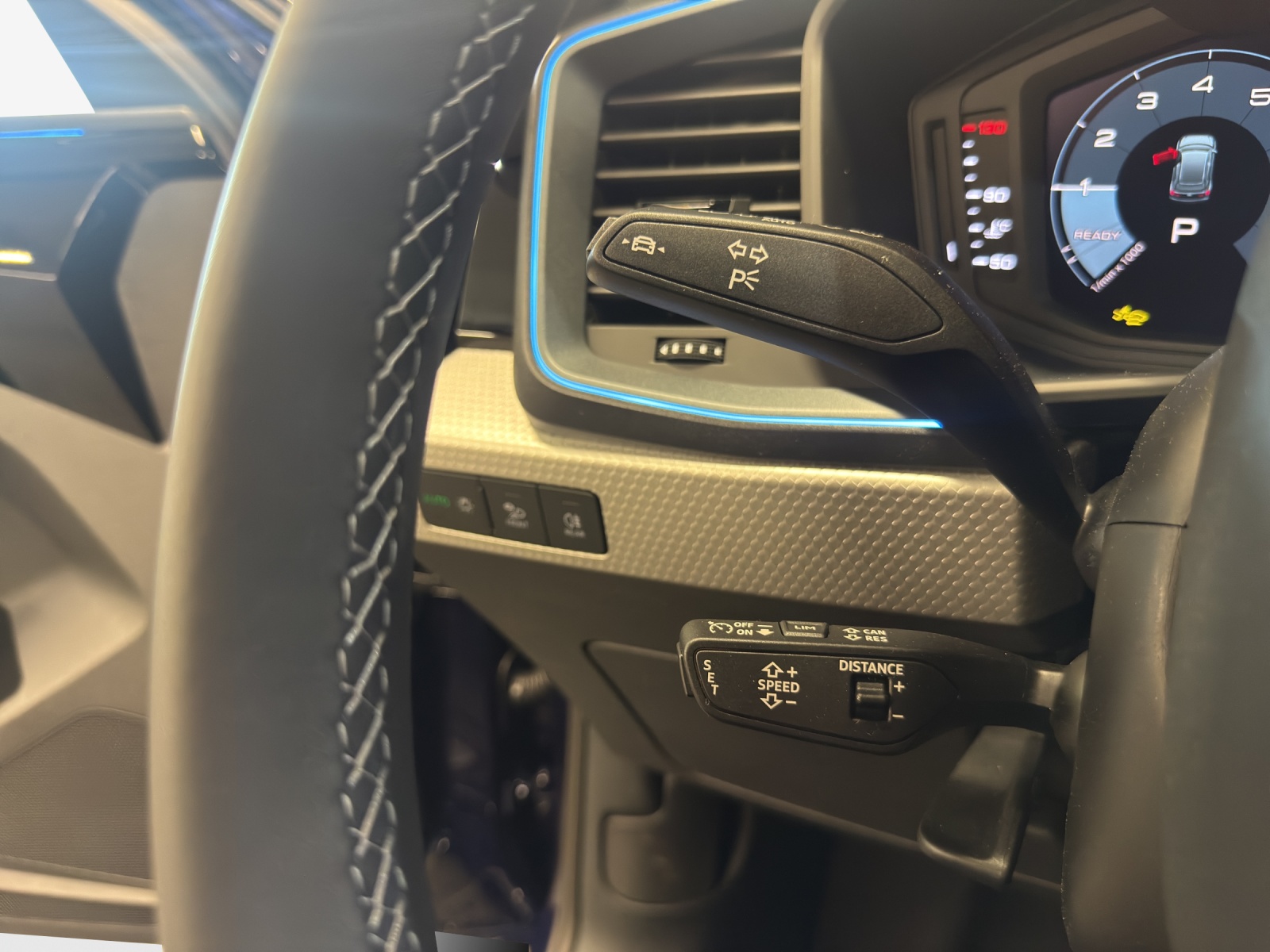 AUDI A1 Sportback 30 TFSI S Line Attraction S-tronic-image-14