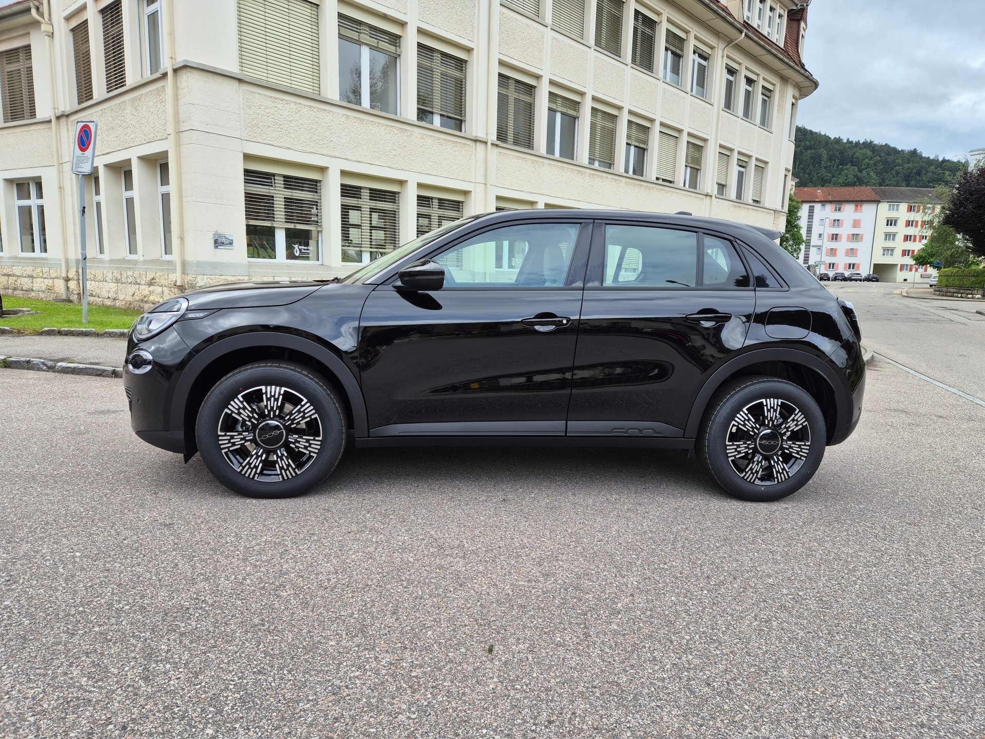 FIAT 600h Mild Hybrid Icon Swiss Edition-image-1