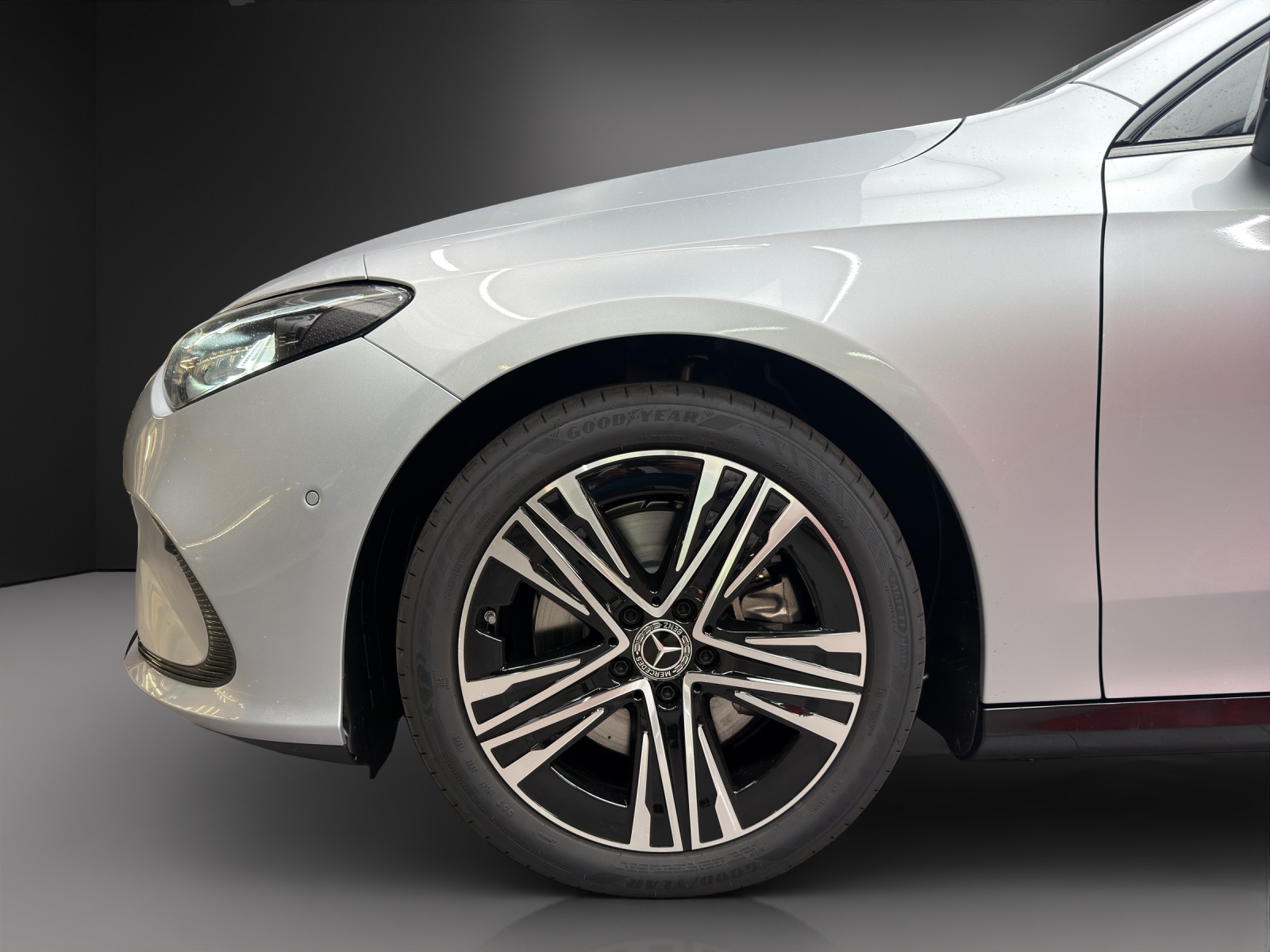 MERCEDES-BENZ CLA 350 4MATIC with EQ Technology-image-12