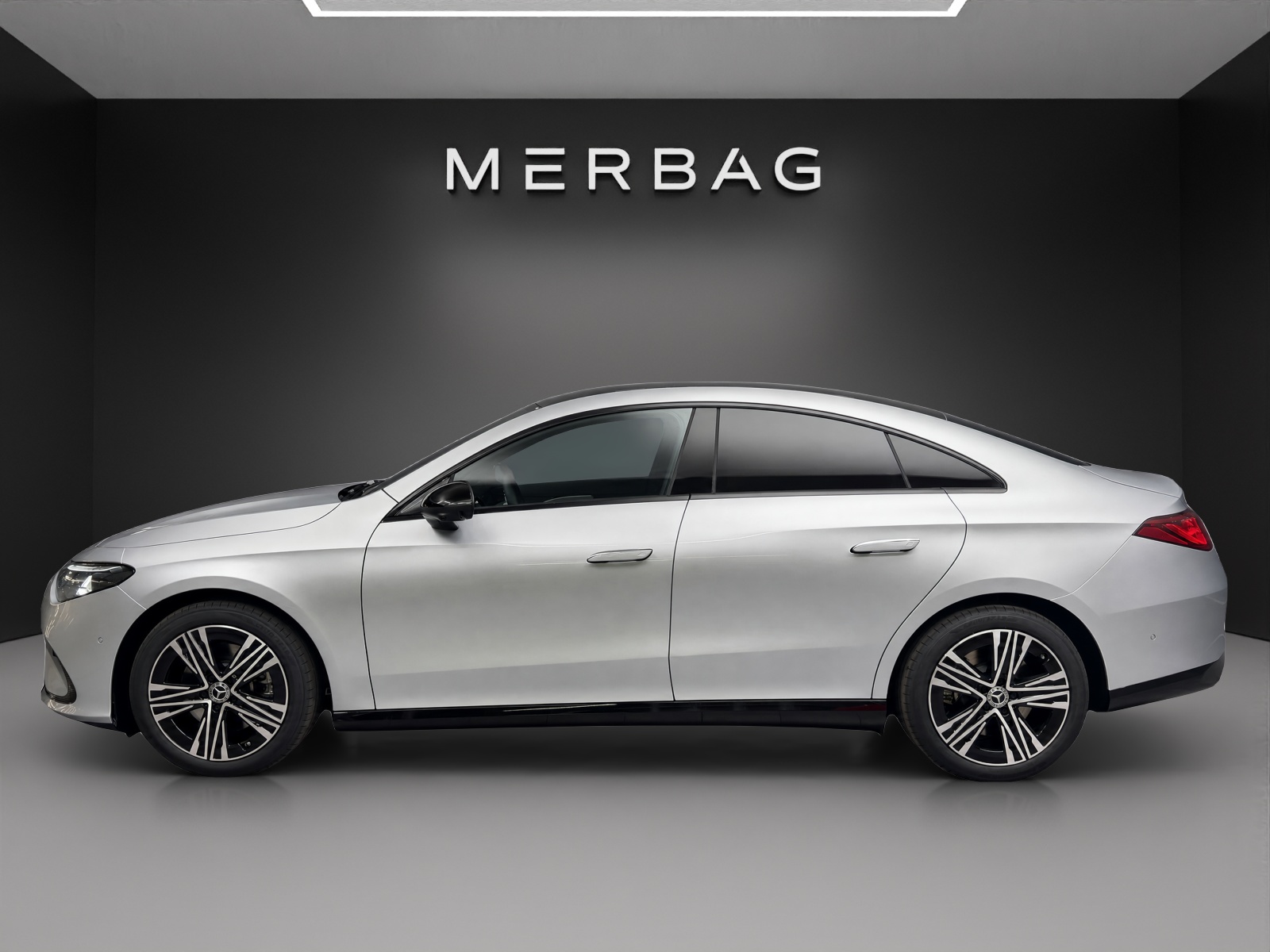 MERCEDES-BENZ CLA 350 4MATIC with EQ Technology-image-2