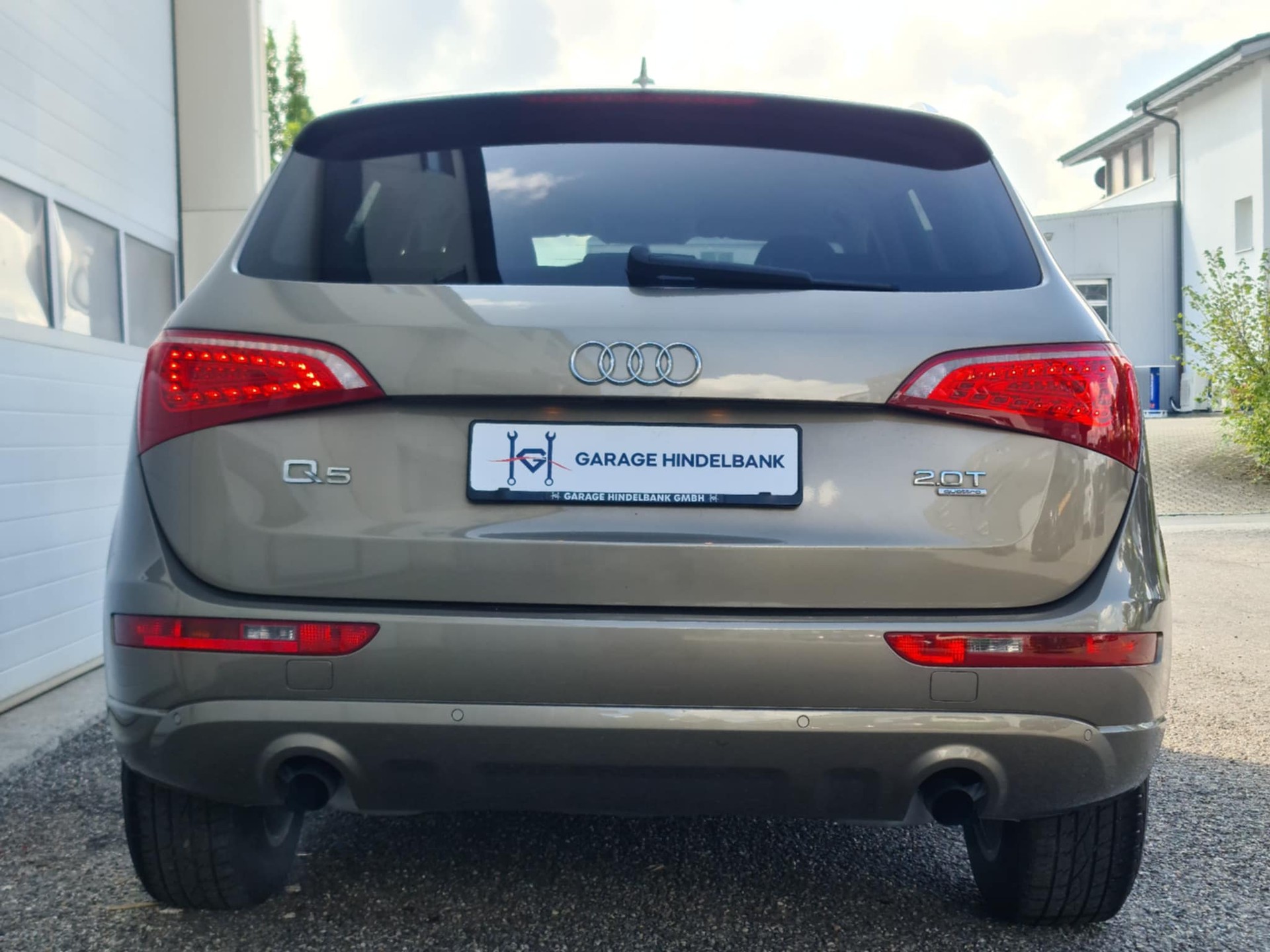 AUDI Q5 2.0 TFSI quattro S-tronic-image-8
