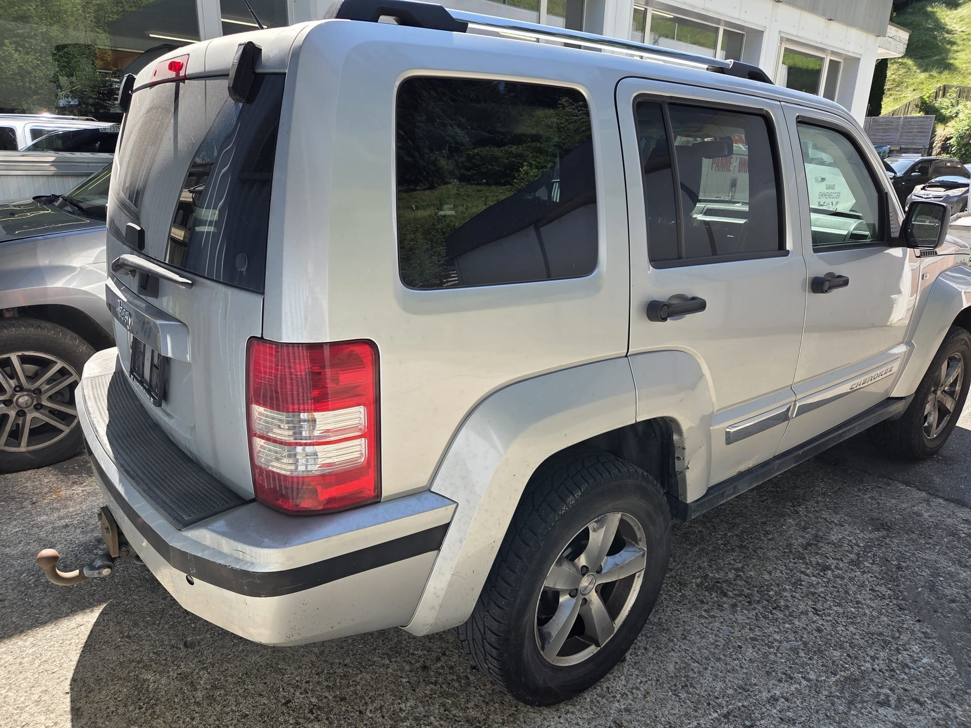JEEP Cherokee 2.8 CRD Sport Automatic-image-1