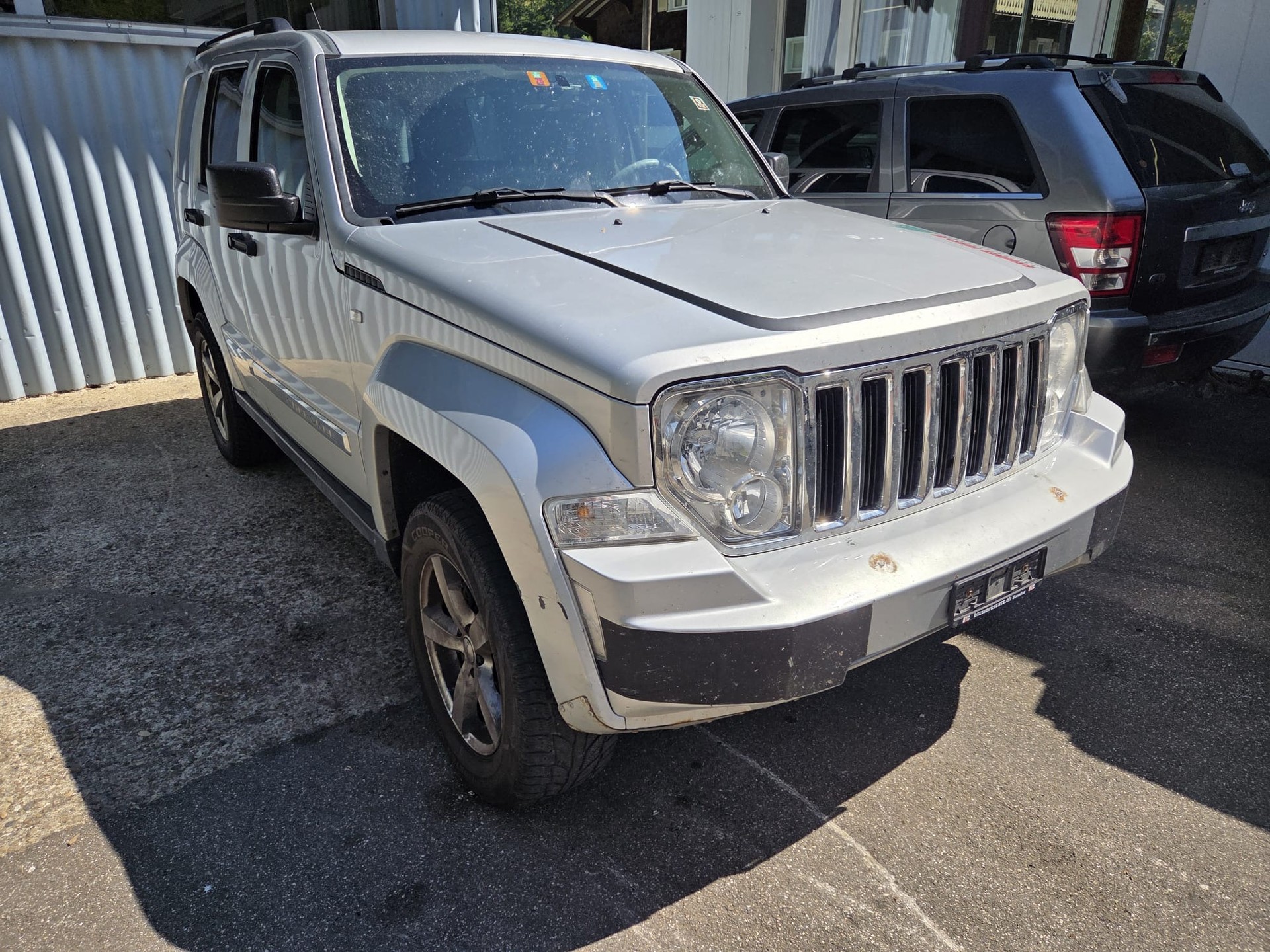 JEEP Cherokee 2.8 CRD Sport Automatic-image-0