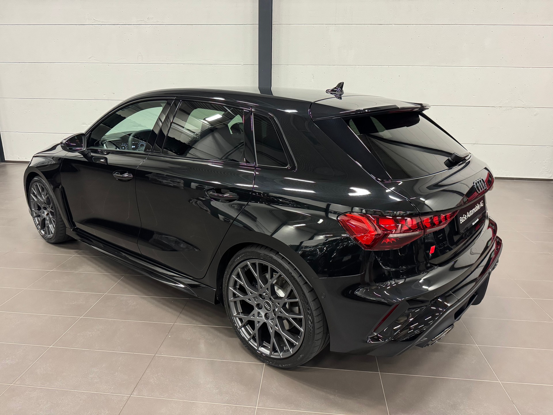 AUDI RS3 Sportback 2.5 TSI quattro S-tronic CH Fahrzeug-image-13