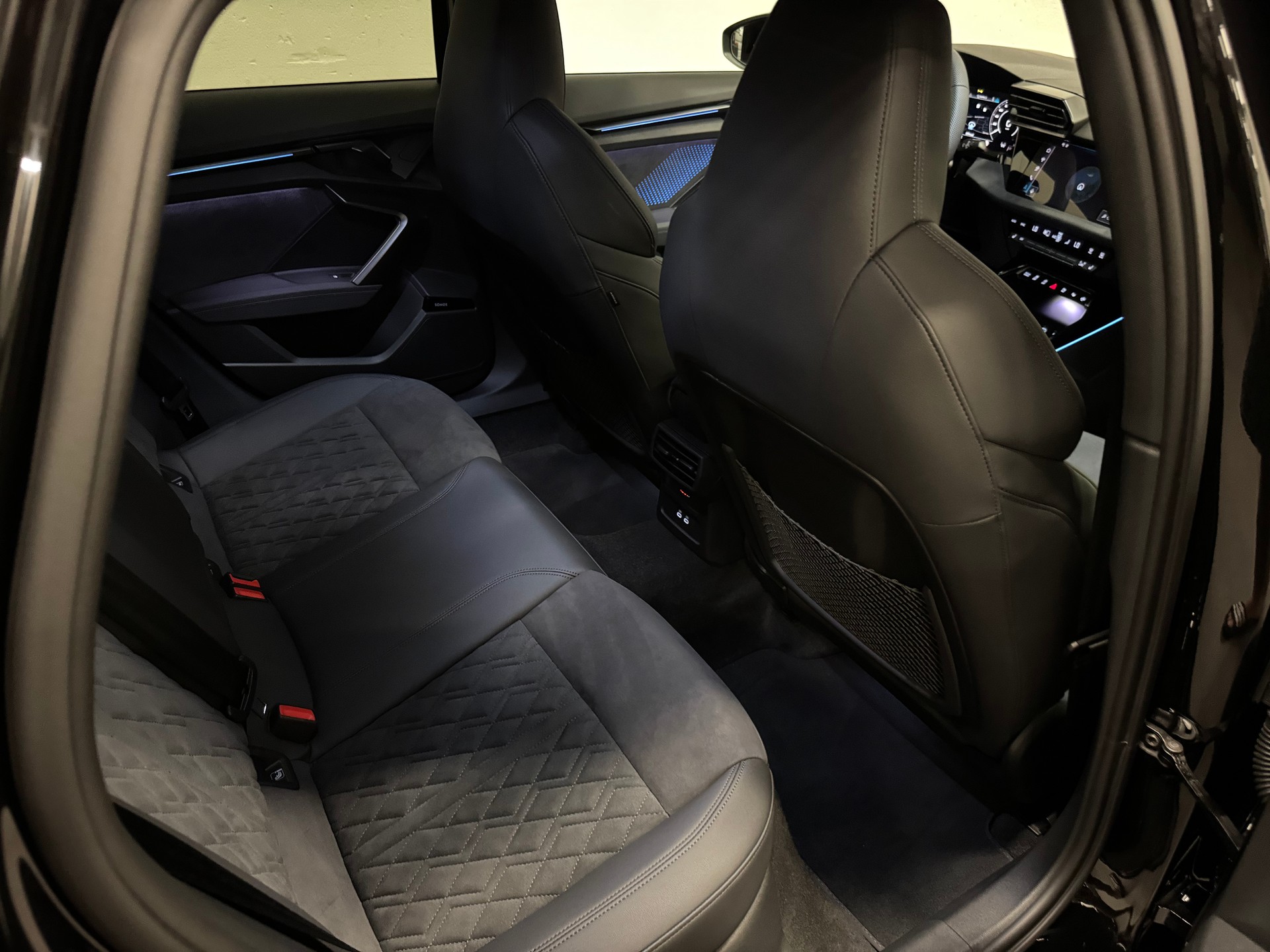 AUDI RS3 Sportback 2.5 TSI quattro S-tronic CH Fahrzeug-image-21