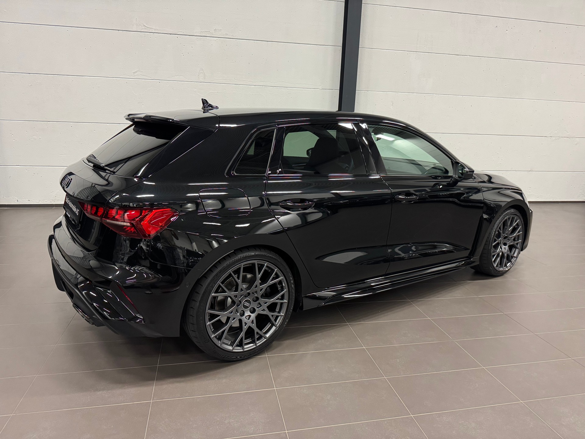 AUDI RS3 Sportback 2.5 TSI quattro S-tronic CH Fahrzeug-image-10
