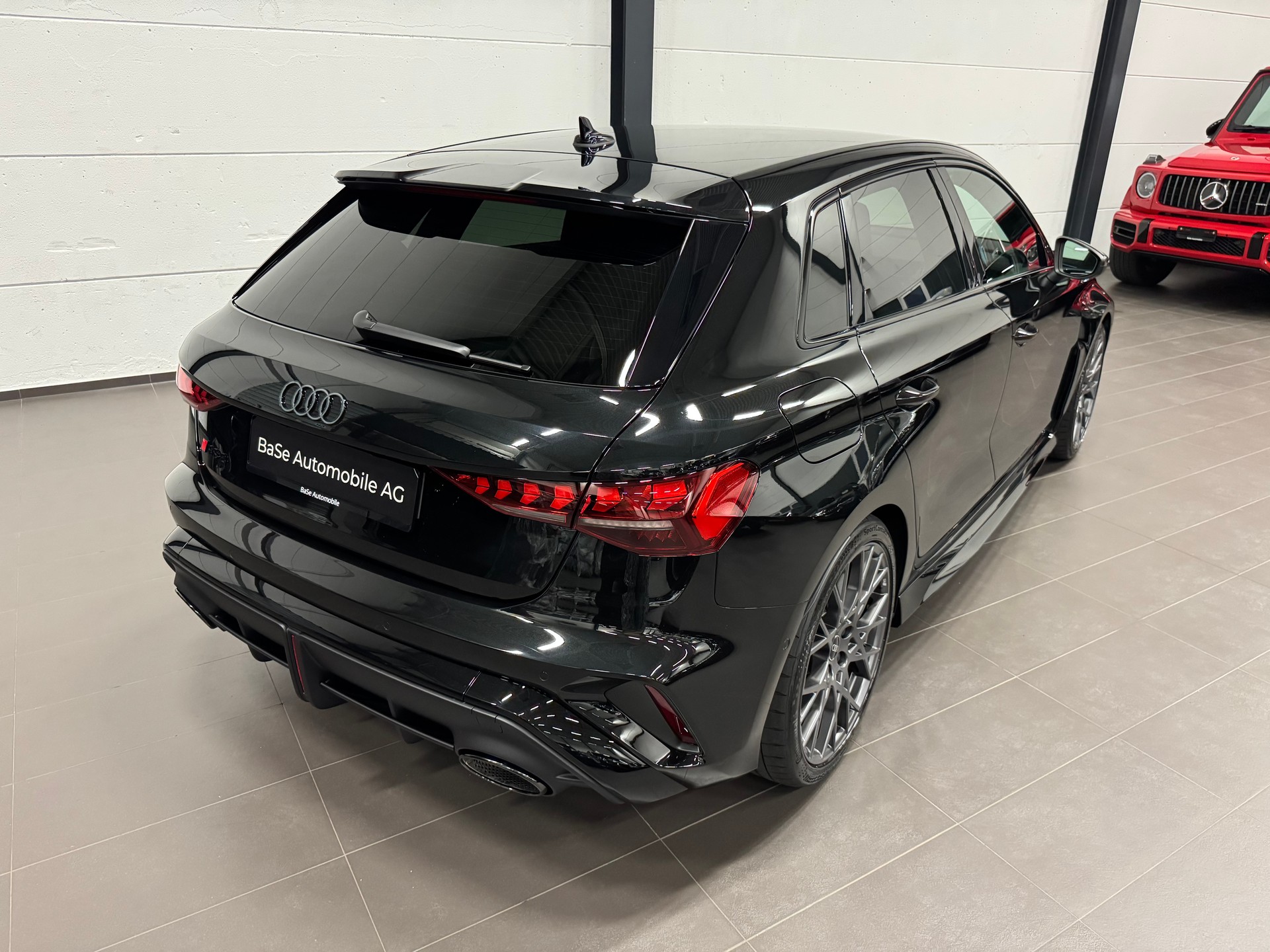 AUDI RS3 Sportback 2.5 TSI quattro S-tronic CH Fahrzeug-image-12