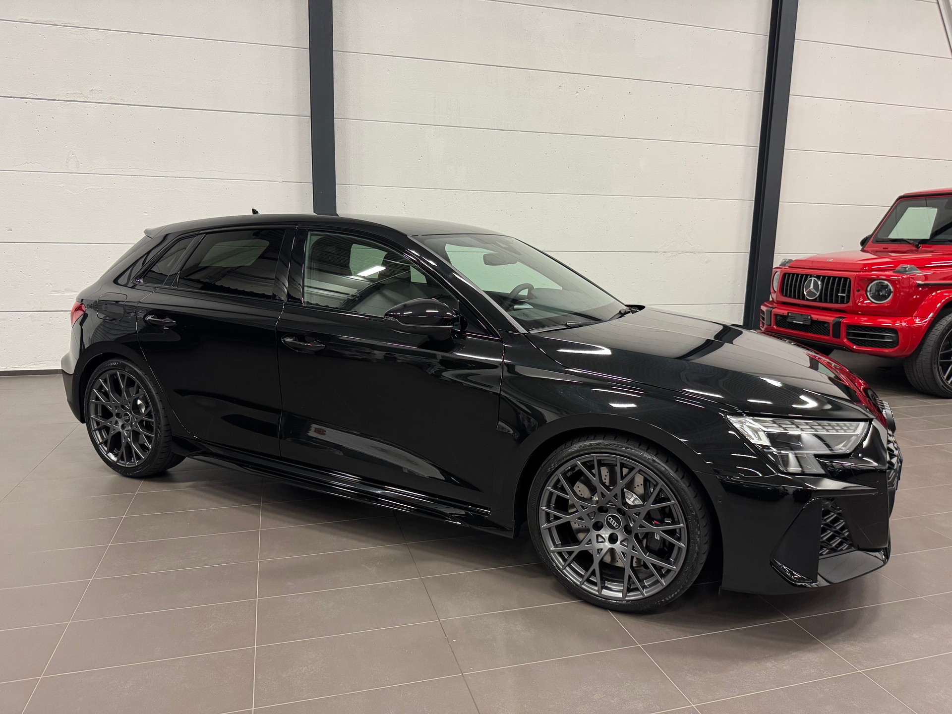 AUDI RS3 Sportback 2.5 TSI quattro S-tronic CH Fahrzeug-image-3