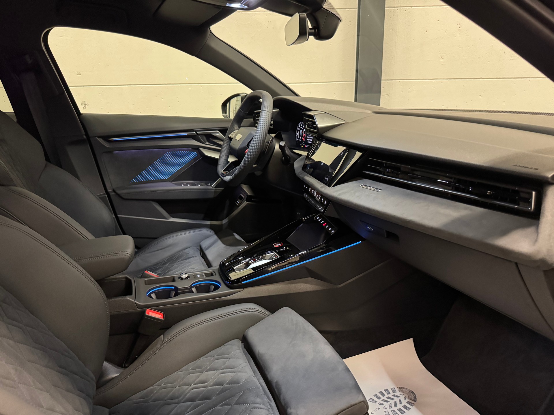 AUDI RS3 Sportback 2.5 TSI quattro S-tronic CH Fahrzeug-image-19