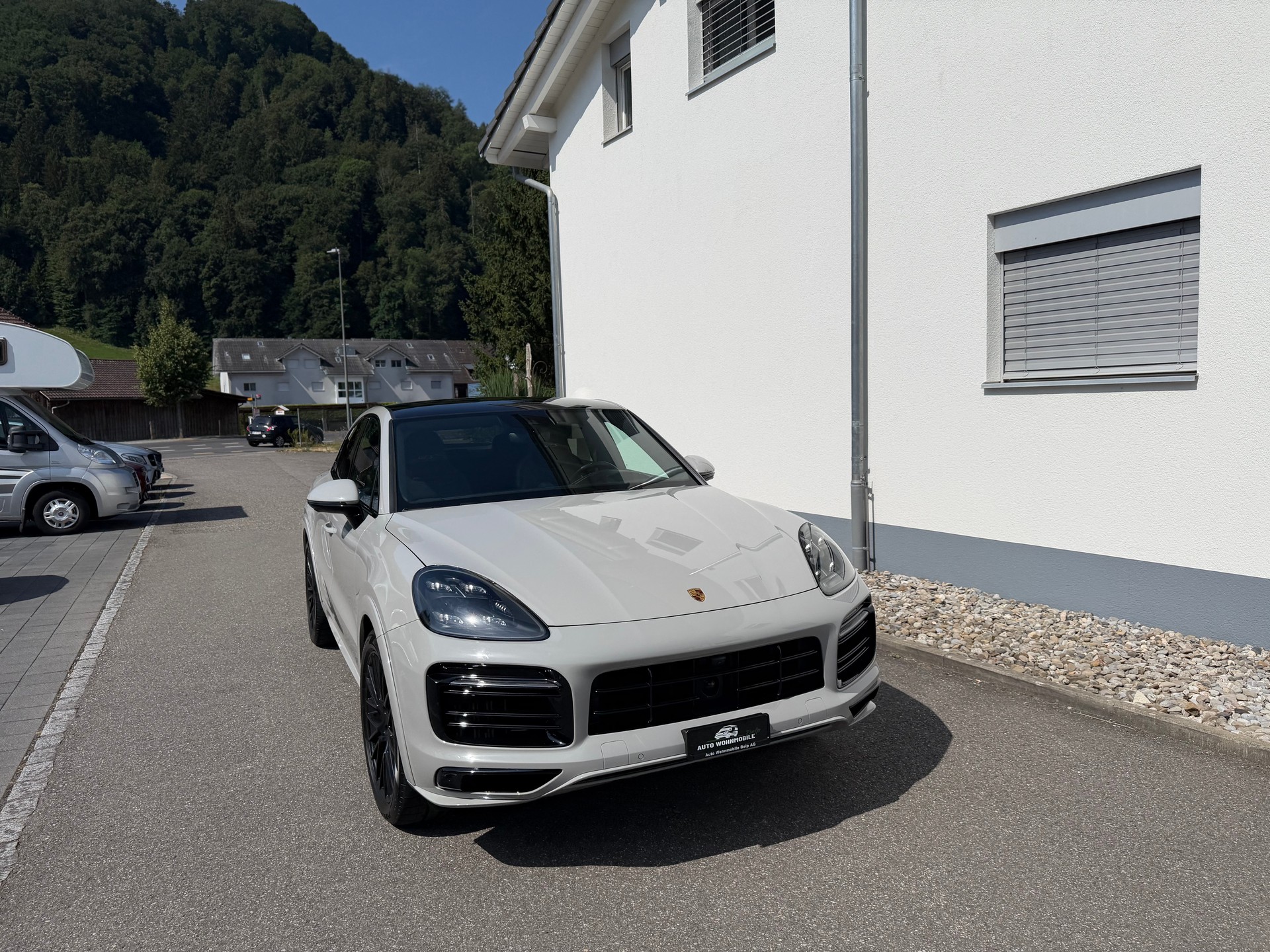 PORSCHE Cayenne GTS Coupé-image-0