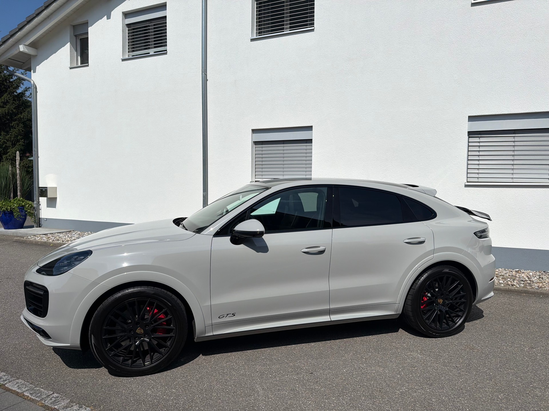 PORSCHE Cayenne GTS Coupé-image-11