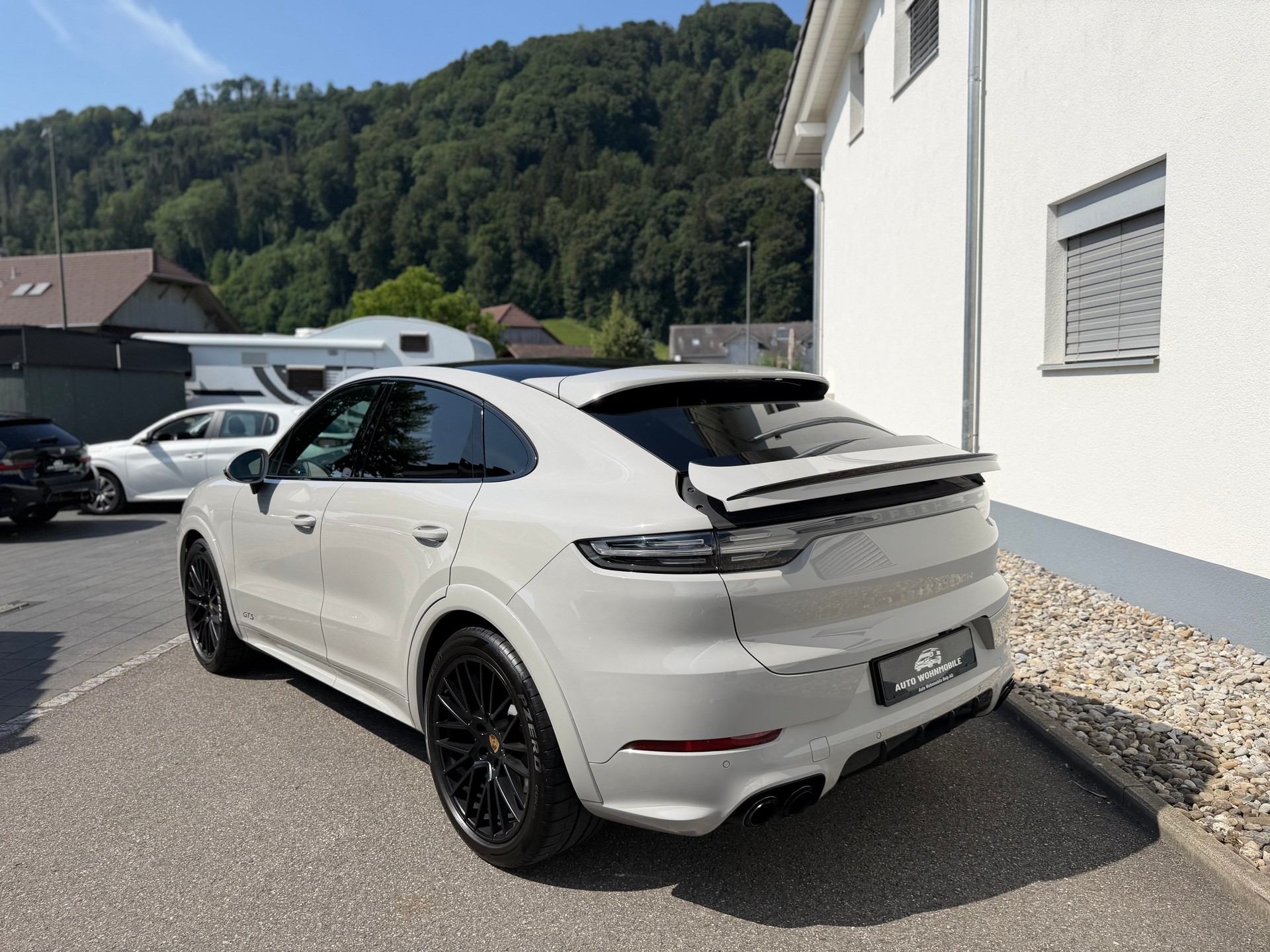 PORSCHE Cayenne GTS Coupé-image-14