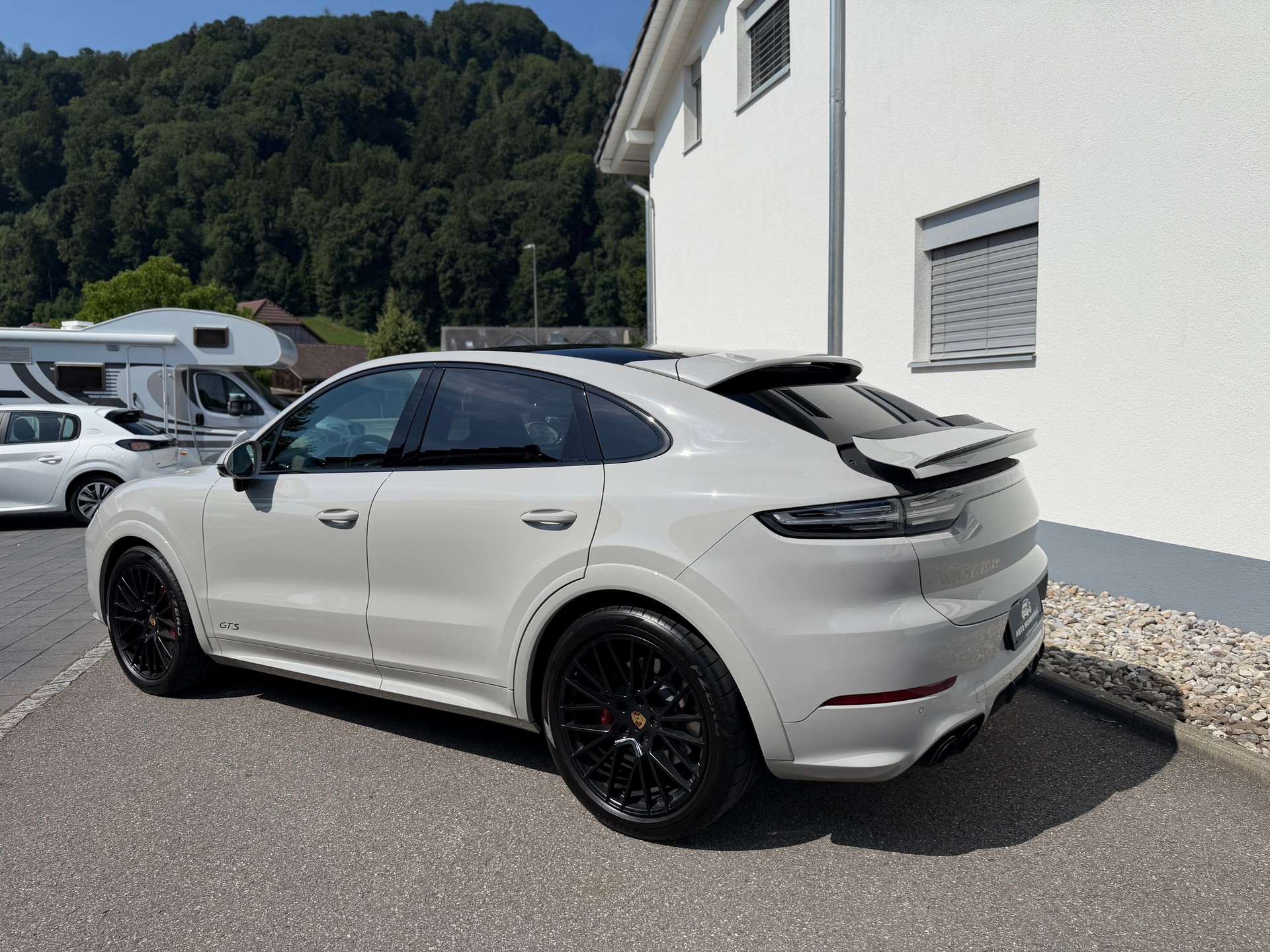 PORSCHE Cayenne GTS Coupé-image-13