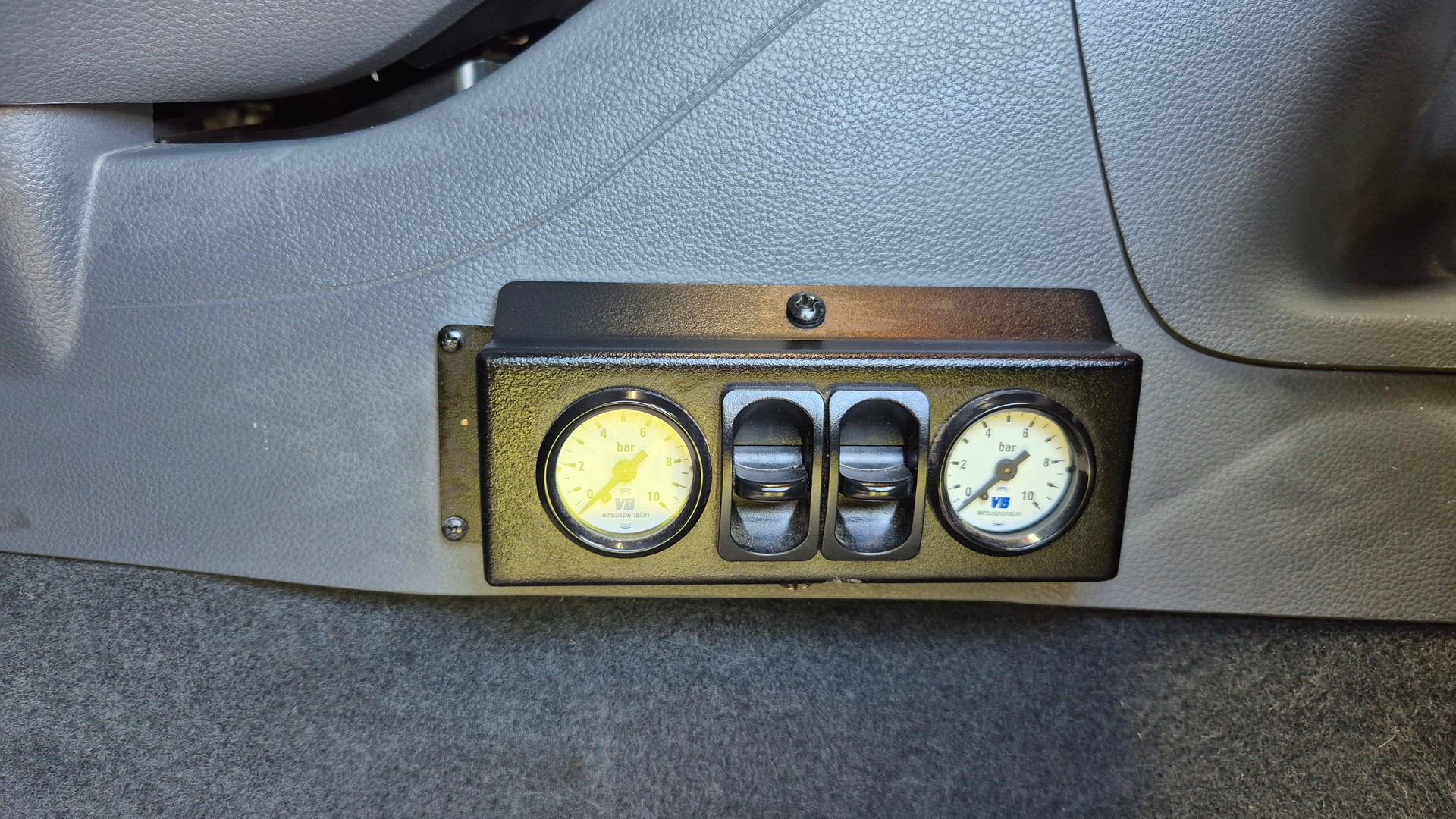 FORD Ranger Wildtrak 2.2 TDCi 4x4 A-image-10