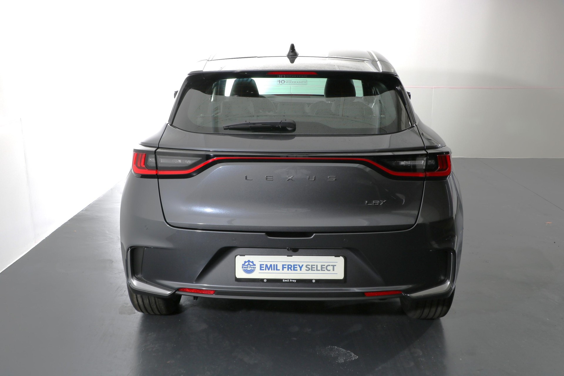 LEXUS LBX 1.5 Hybrid Relax AWD-image-11