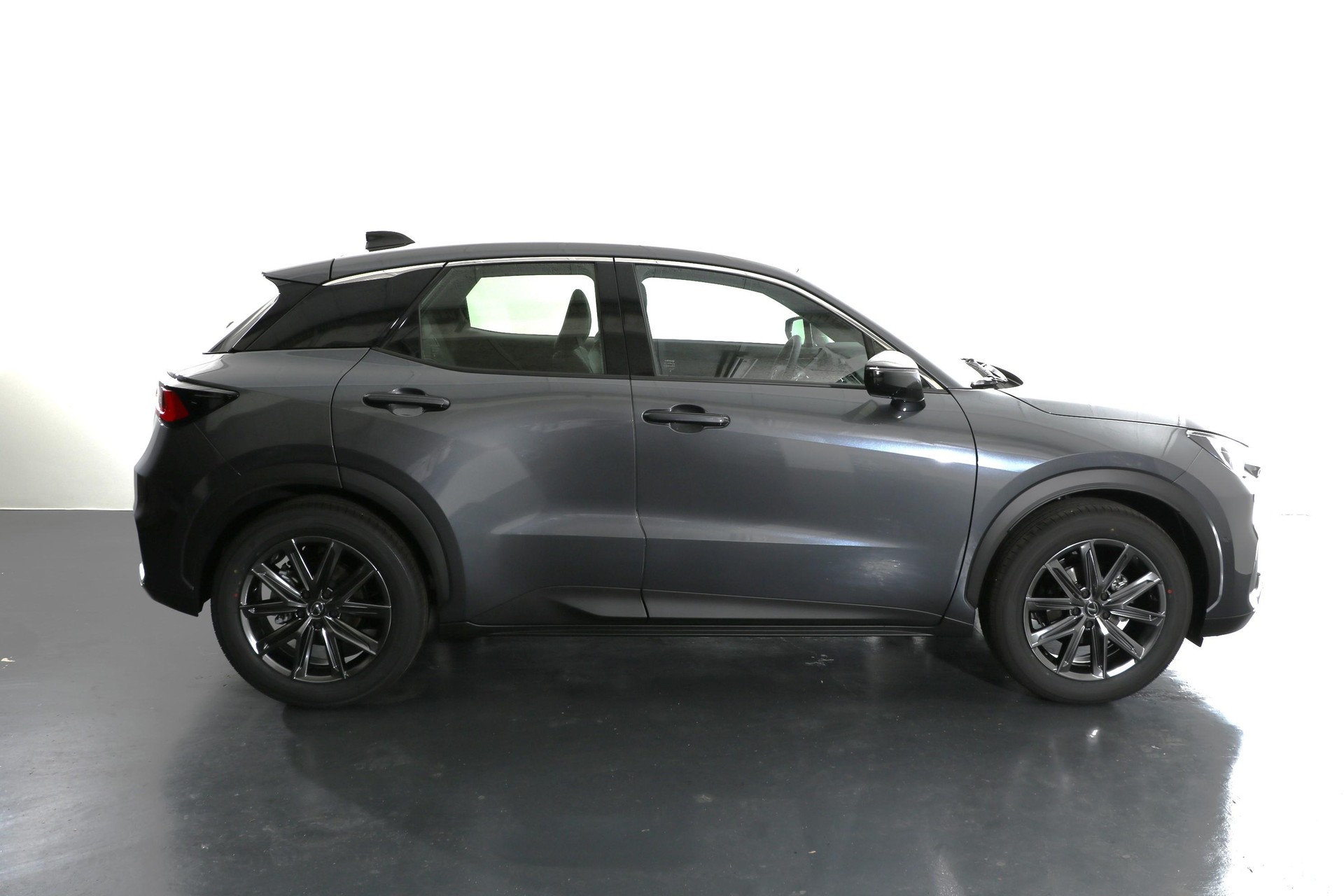 LEXUS LBX 1.5 Hybrid Relax AWD-image-5