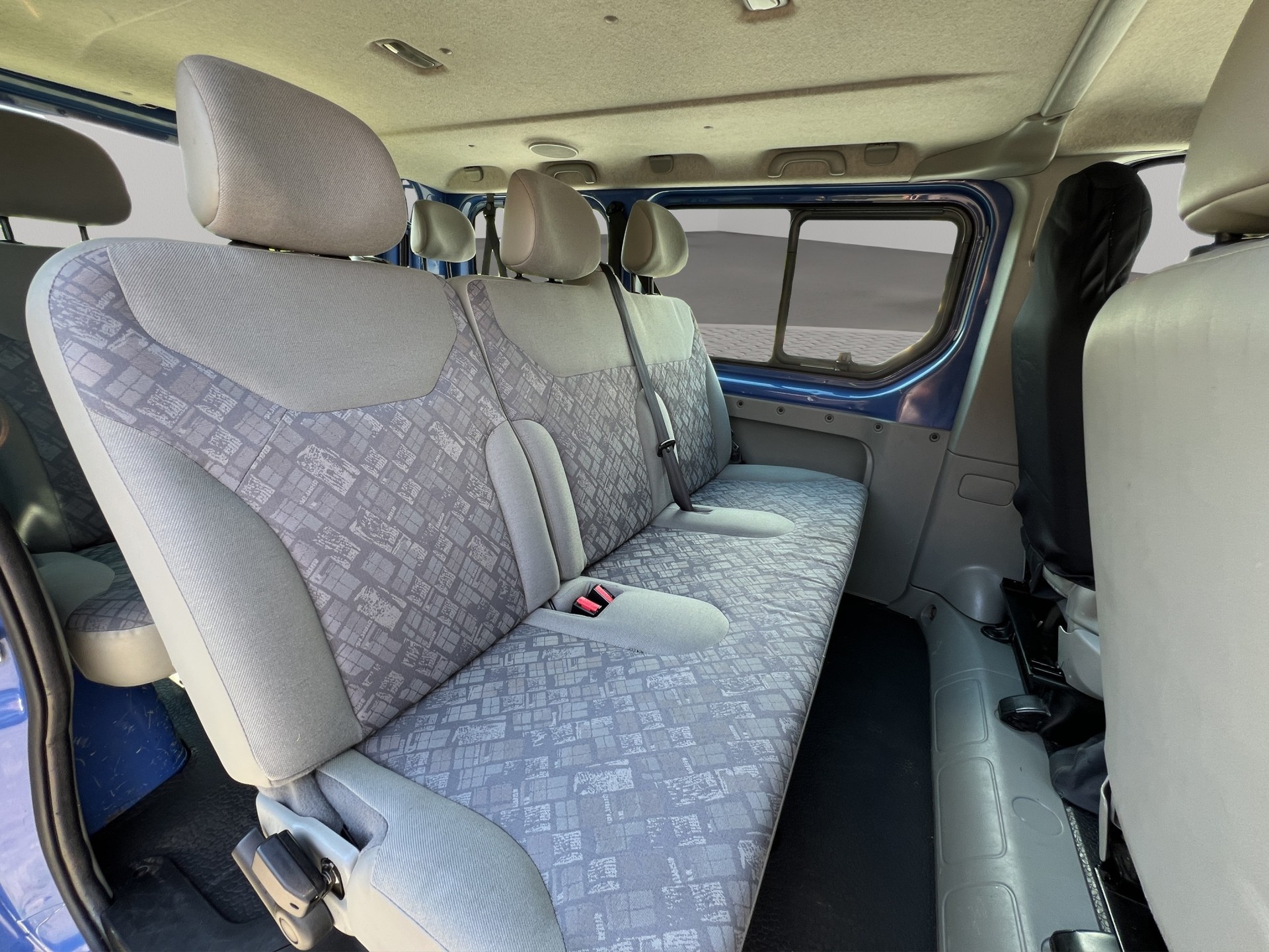 OPEL Vivaro Tour 2.5 CDTI 2.7t 8-Plätze-image-11