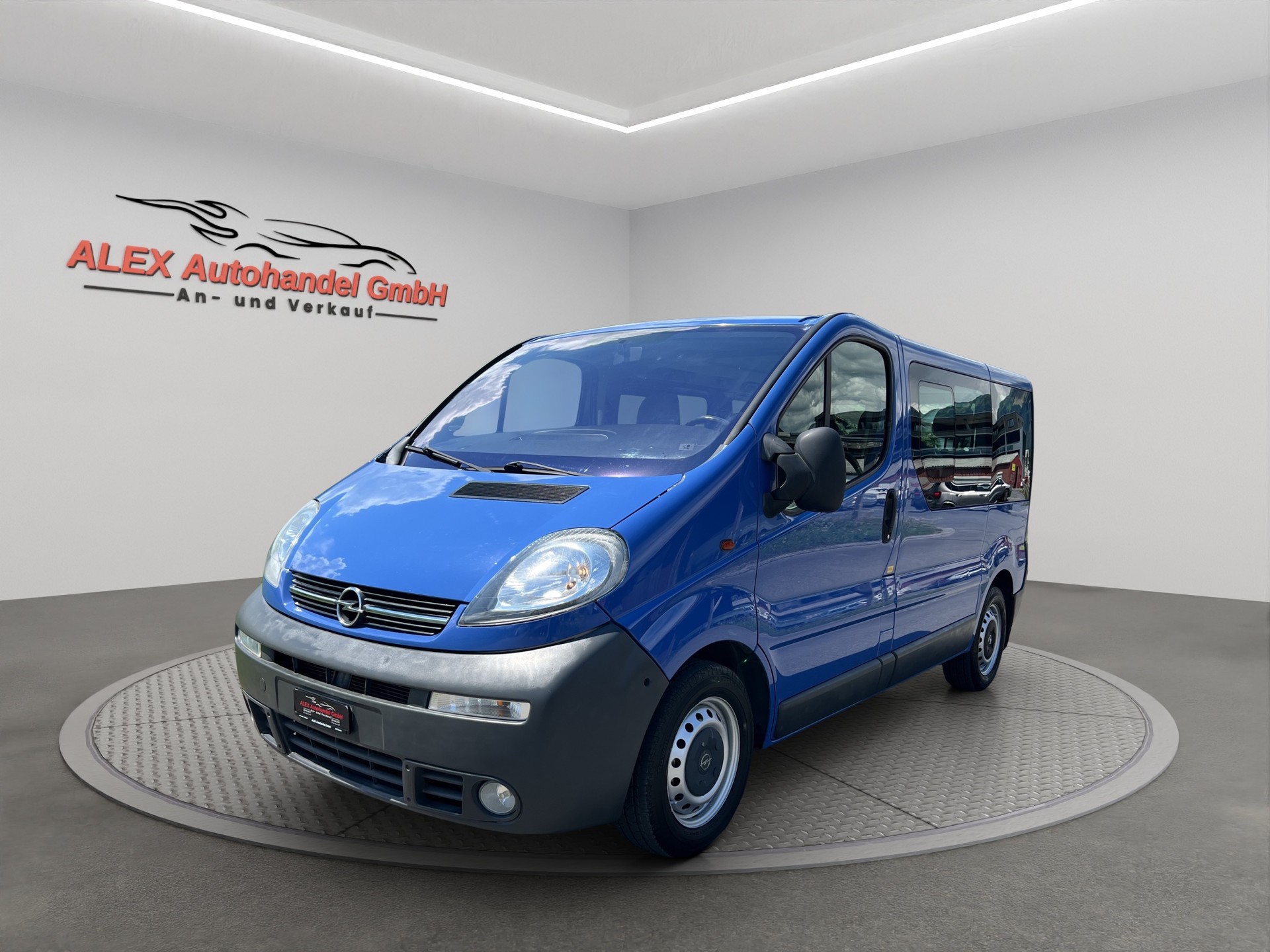 OPEL Vivaro Tour 2.5 CDTI 2.7t 8-Plätze-image-0