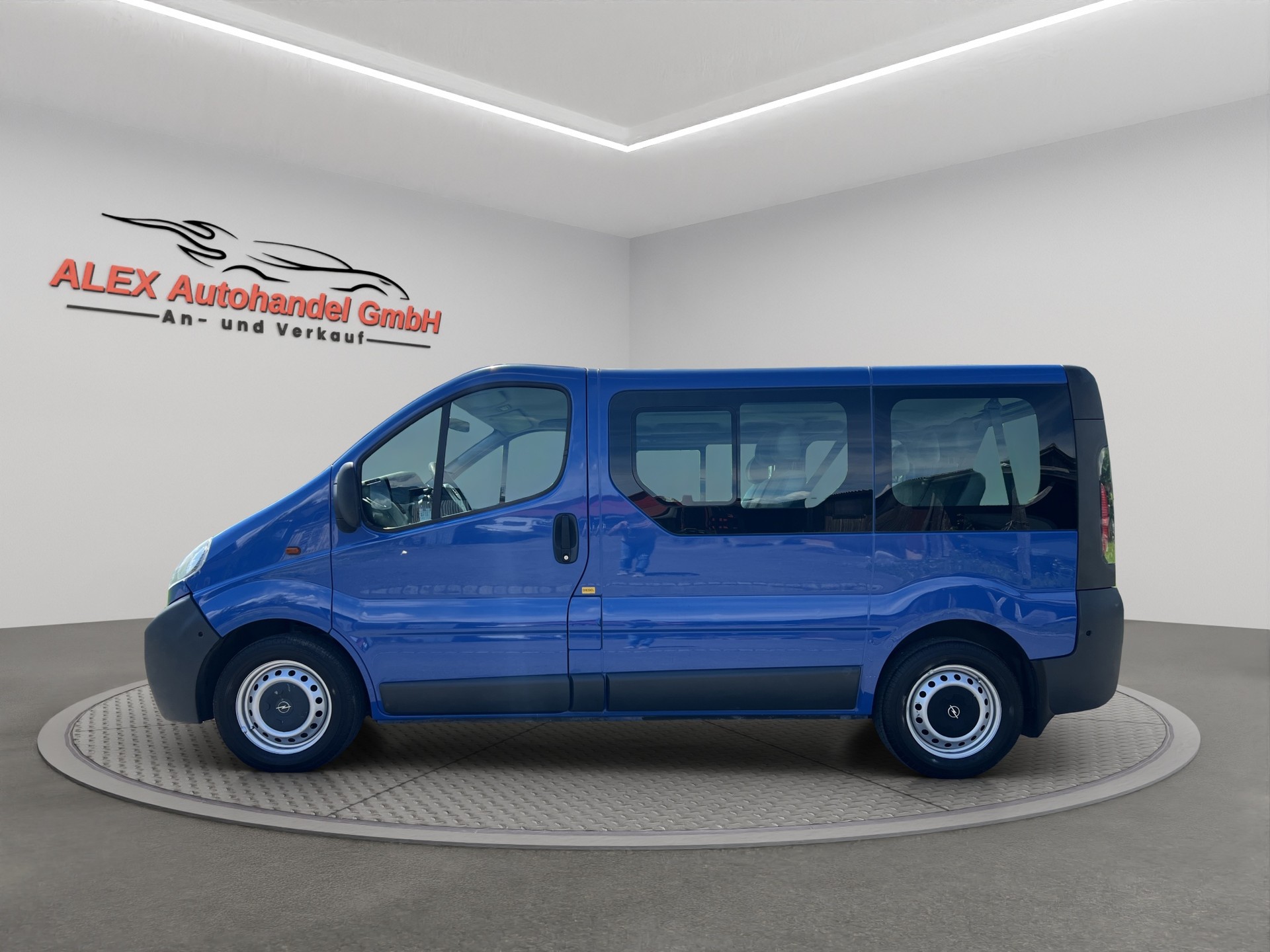 OPEL Vivaro Tour 2.5 CDTI 2.7t 8-Plätze-image-2