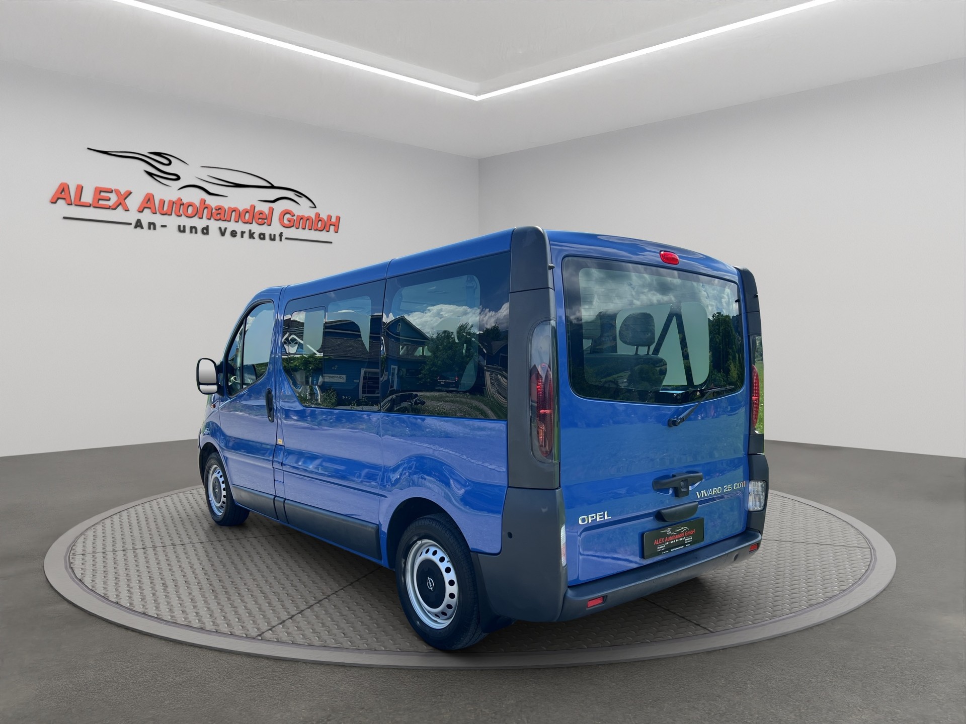 OPEL Vivaro Tour 2.5 CDTI 2.7t 8-Plätze-image-3