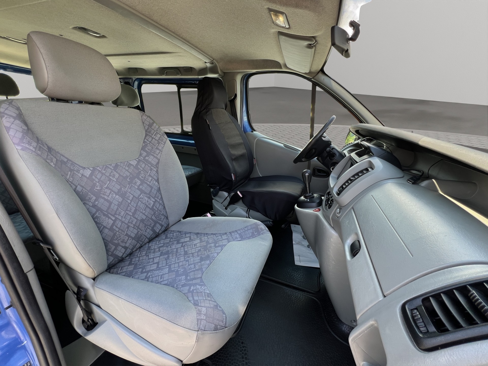 OPEL Vivaro Tour 2.5 CDTI 2.7t 8-Plätze-image-10