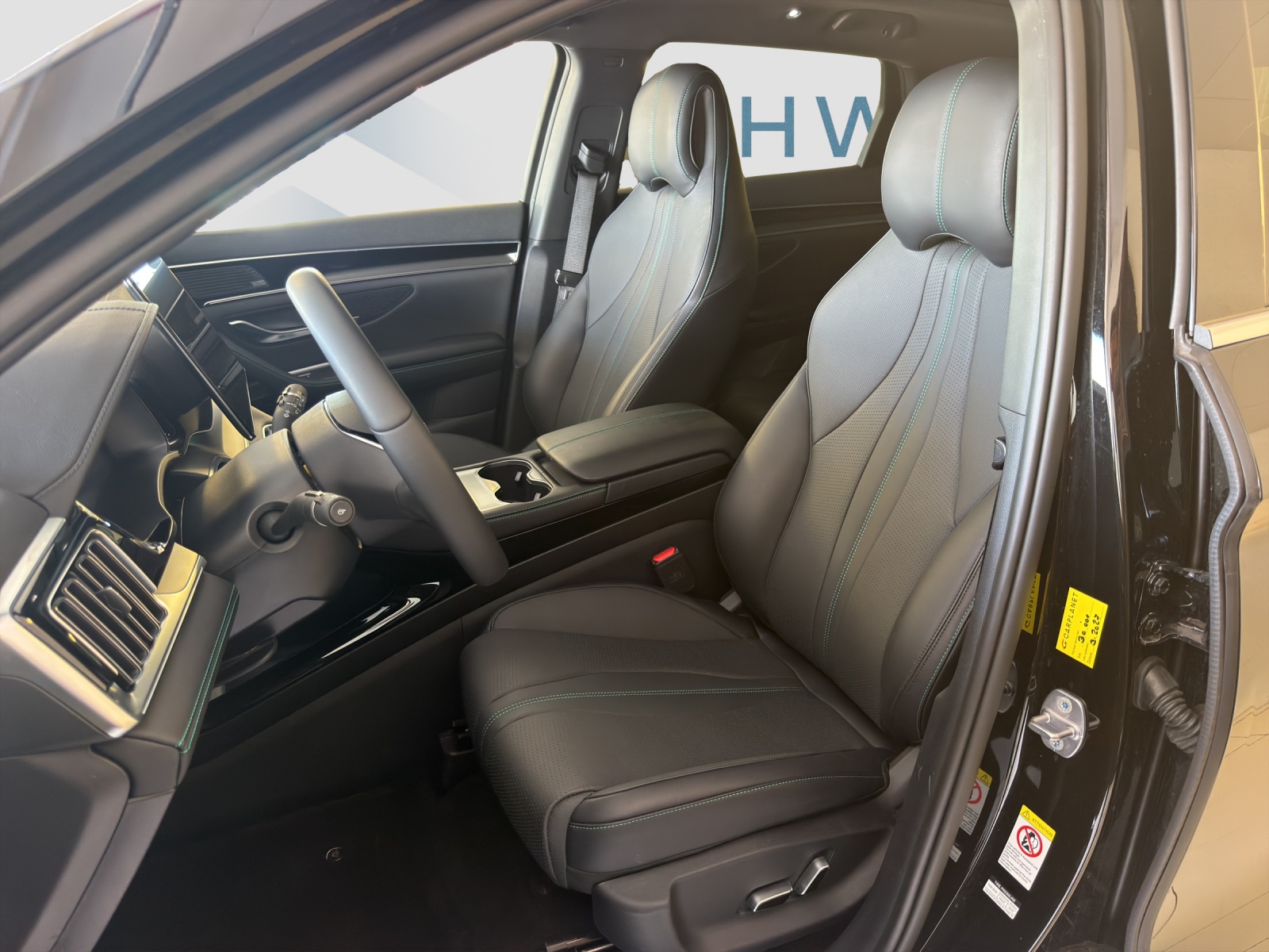BYD Seal U DM-i Design AWD-image-8