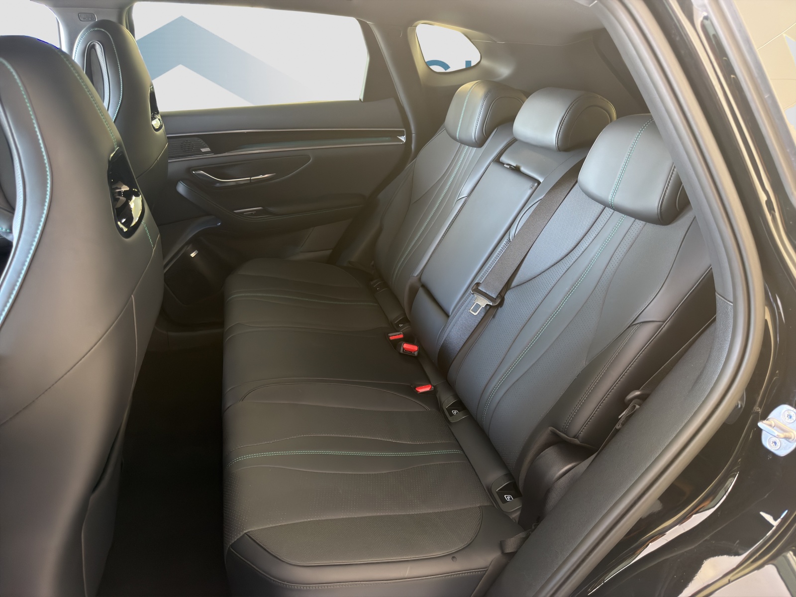 BYD Seal U DM-i Design AWD-image-7