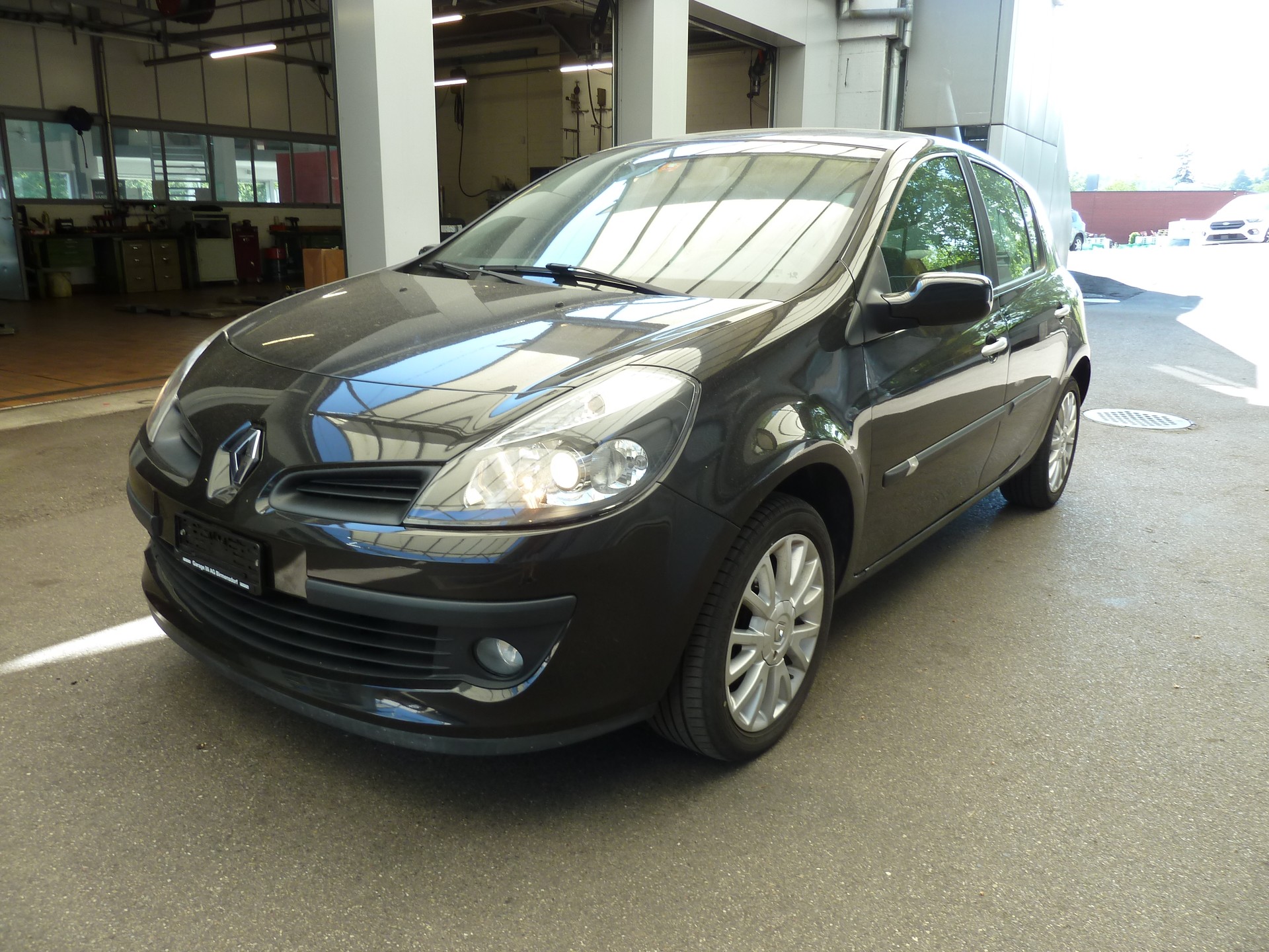 RENAULT Clio 1.6 16V Dynamique Automat-image-0