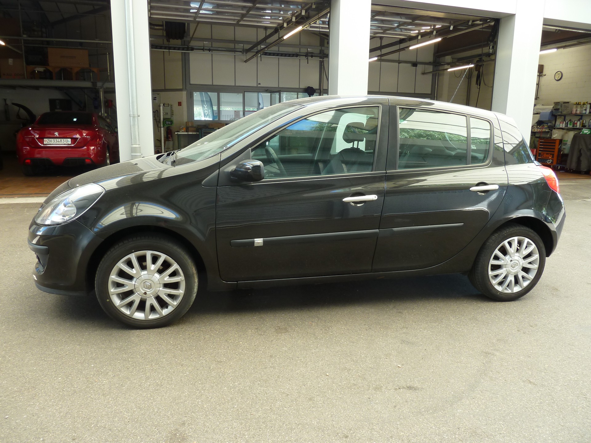 RENAULT Clio 1.6 16V Dynamique Automat-image-2