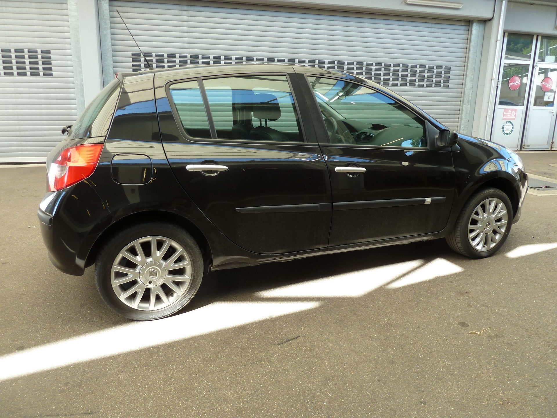 RENAULT Clio 1.6 16V Dynamique Automat-image-11