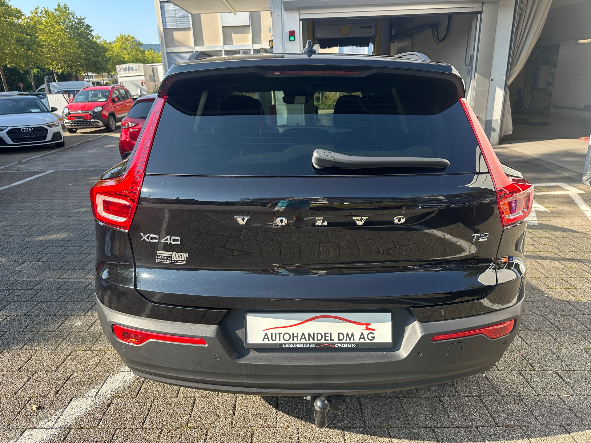 VOLVO XC40 T2 Momentum Light Geartronic-image-4