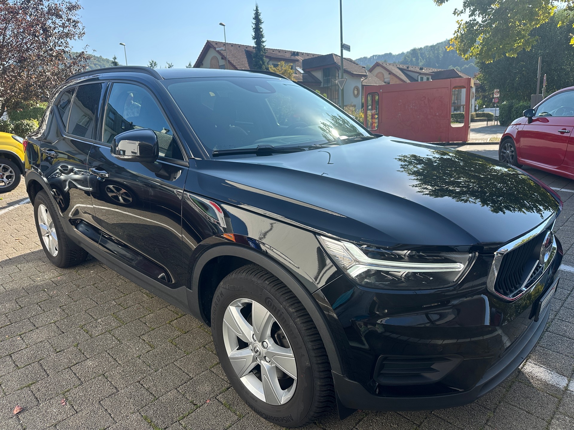 VOLVO XC40 T2 Momentum Light Geartronic-image-7