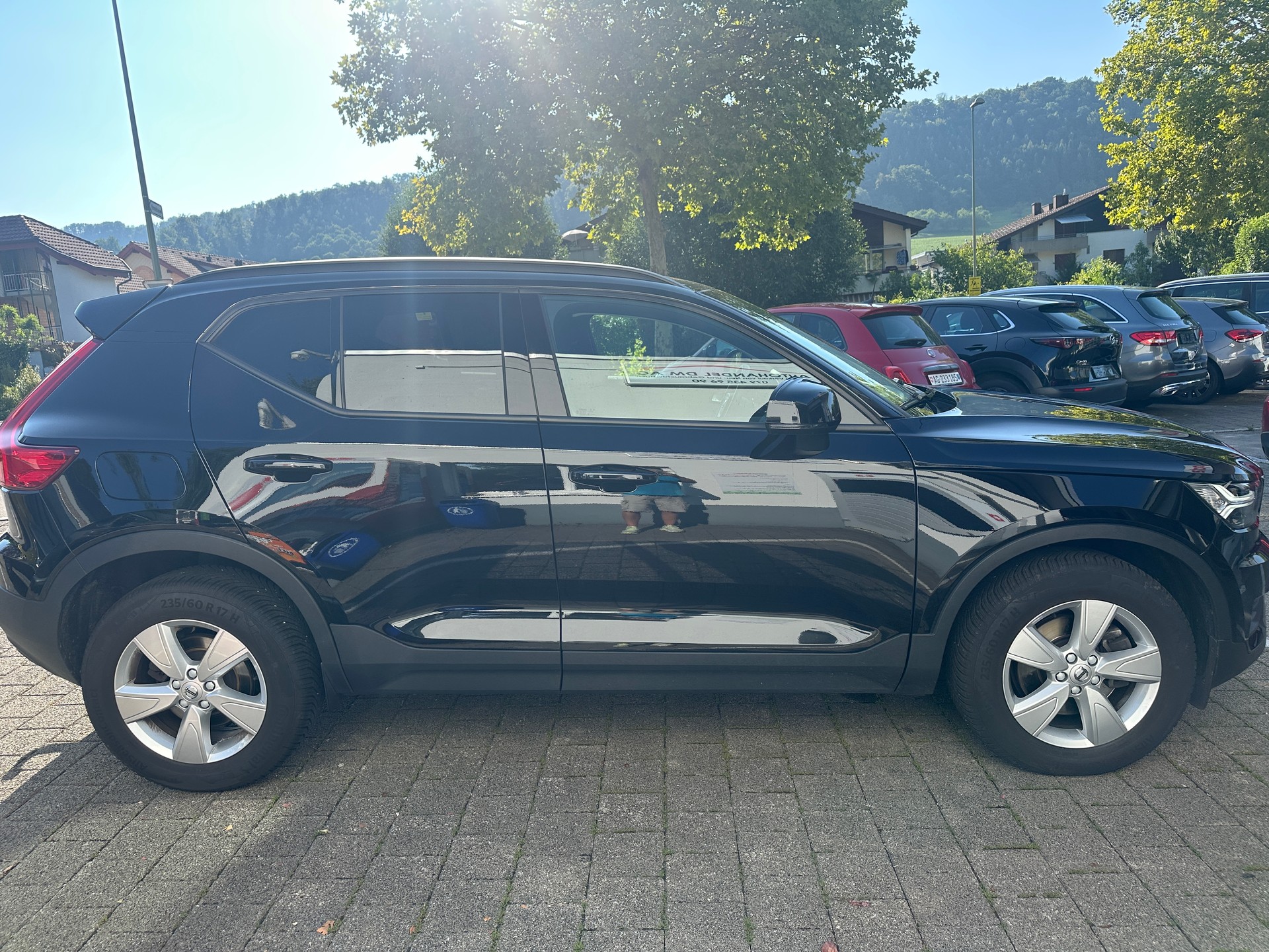 VOLVO XC40 T2 Momentum Light Geartronic-image-6